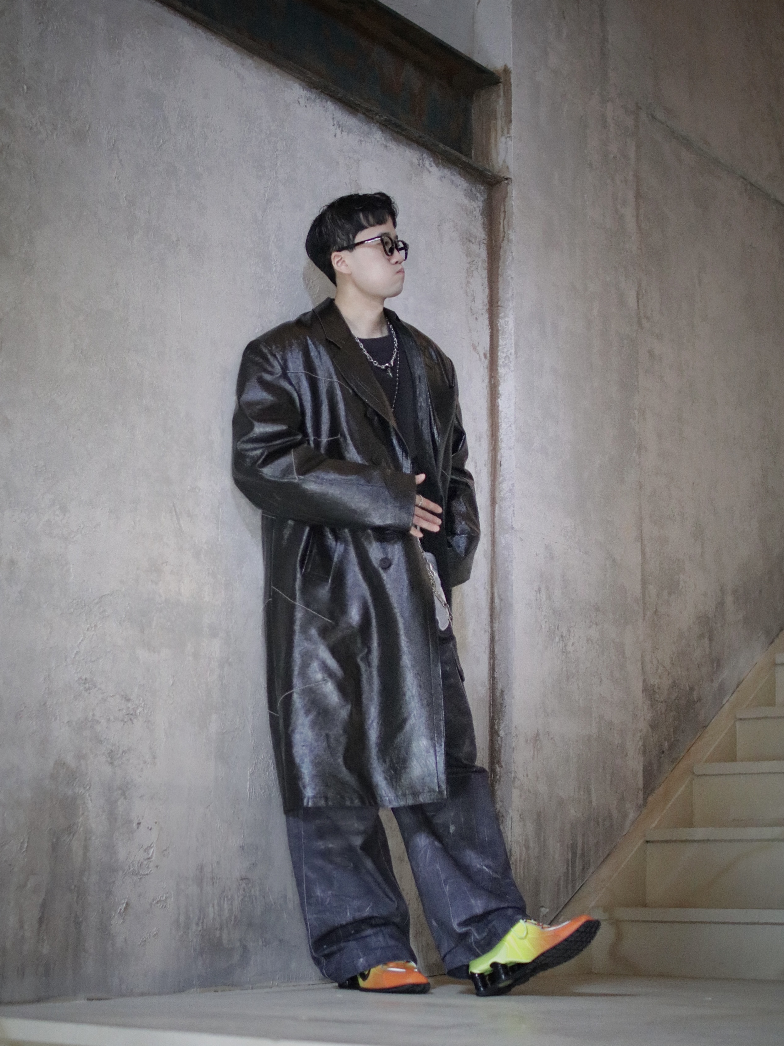 Vacant Archive Blenheim Double Stud Belt Black, Nike x Martine Rose Shox MR4 Safety Orange 착용 스타일 - 3
