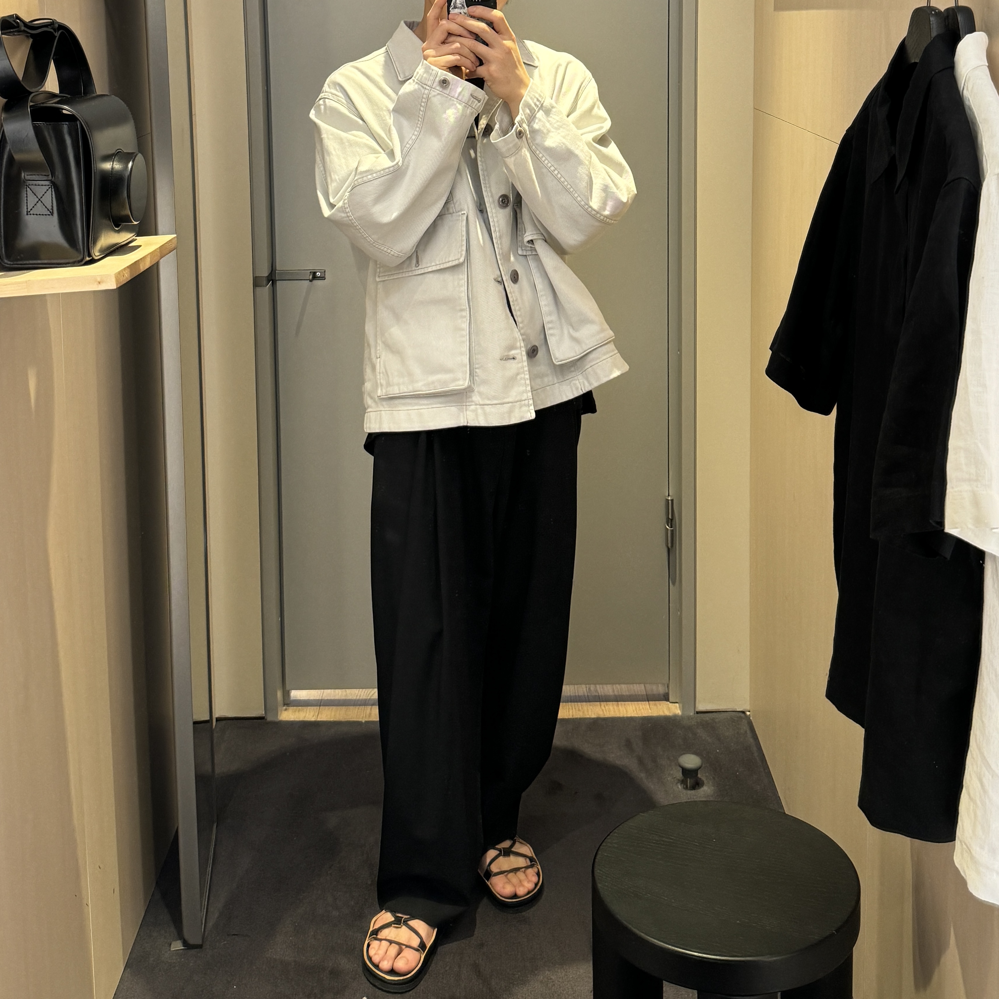 Lemaire Boxy Jacket Denim Snow Grey 착용 스타일