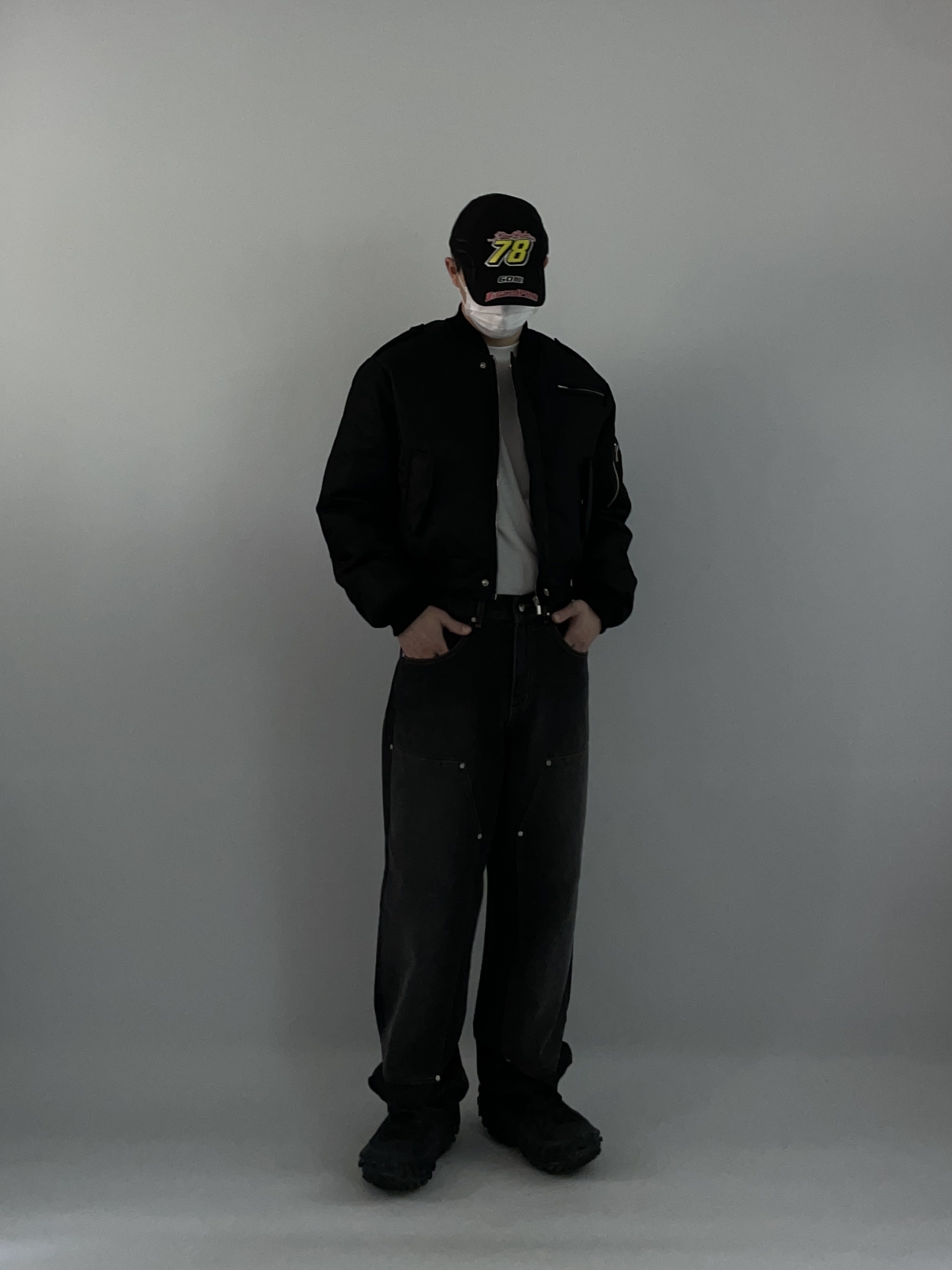 Balenciaga Defender Sneakers Black 착용 스타일 - 1