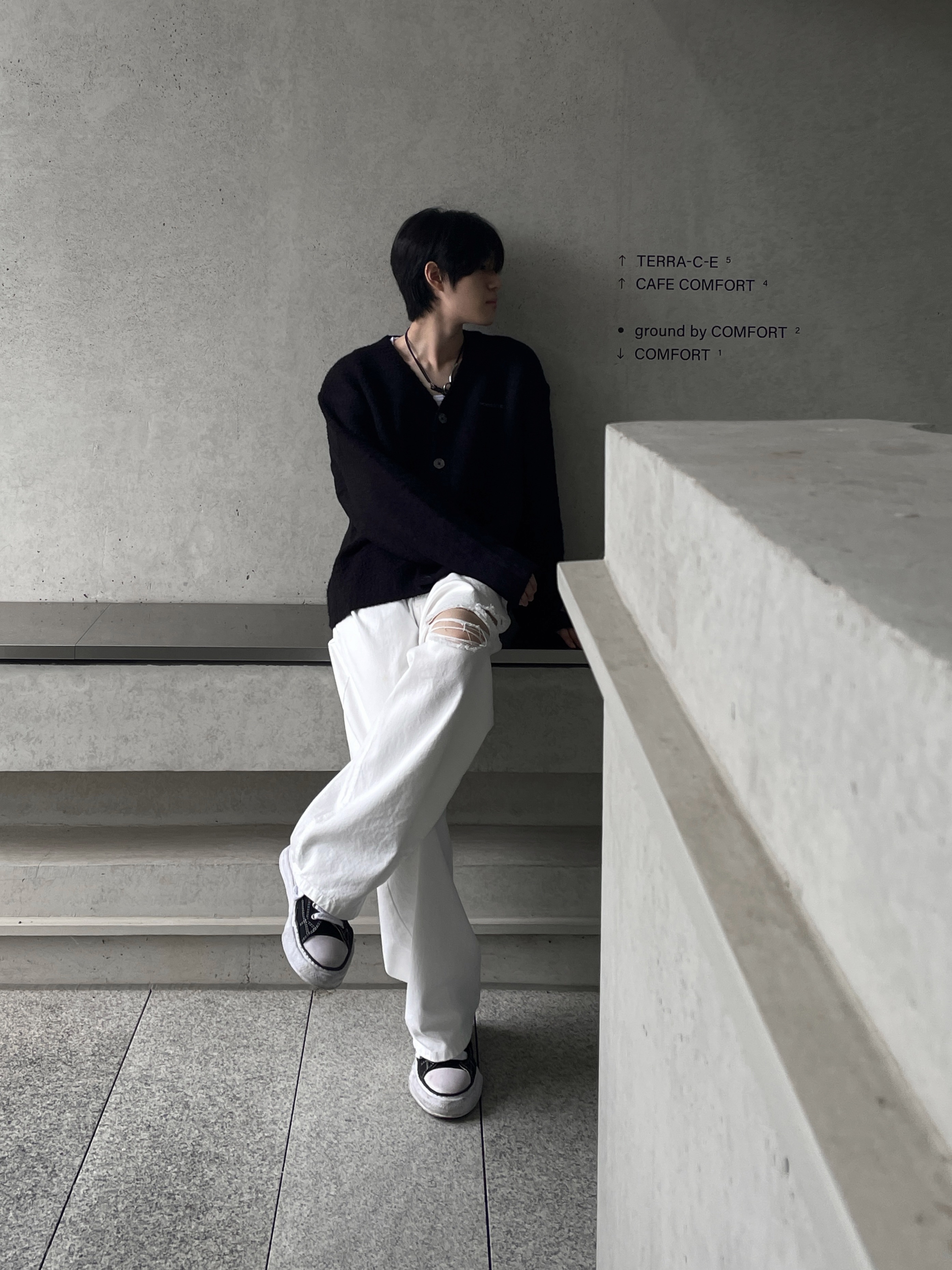 Maison Mihara Yasuhiro Peterson OG Sole Canvas Low Sneakers Black 착용 스타일 - 2