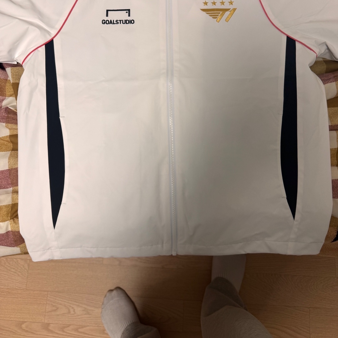 T1 2024 Uniform Worlds Jacket White (Non Marking Ver.) 착용 스타일