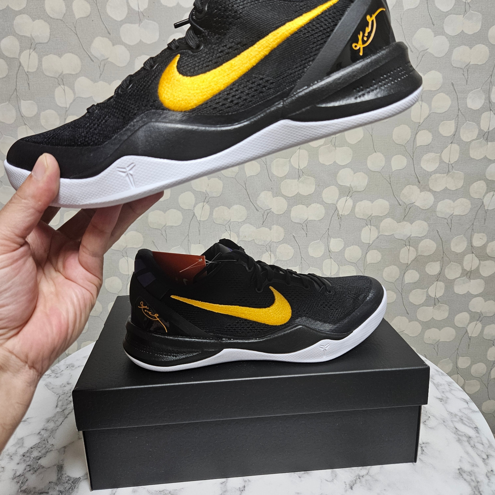 Nike Kobe 8 Protro Black and University Gold 착용 스타일 - 3