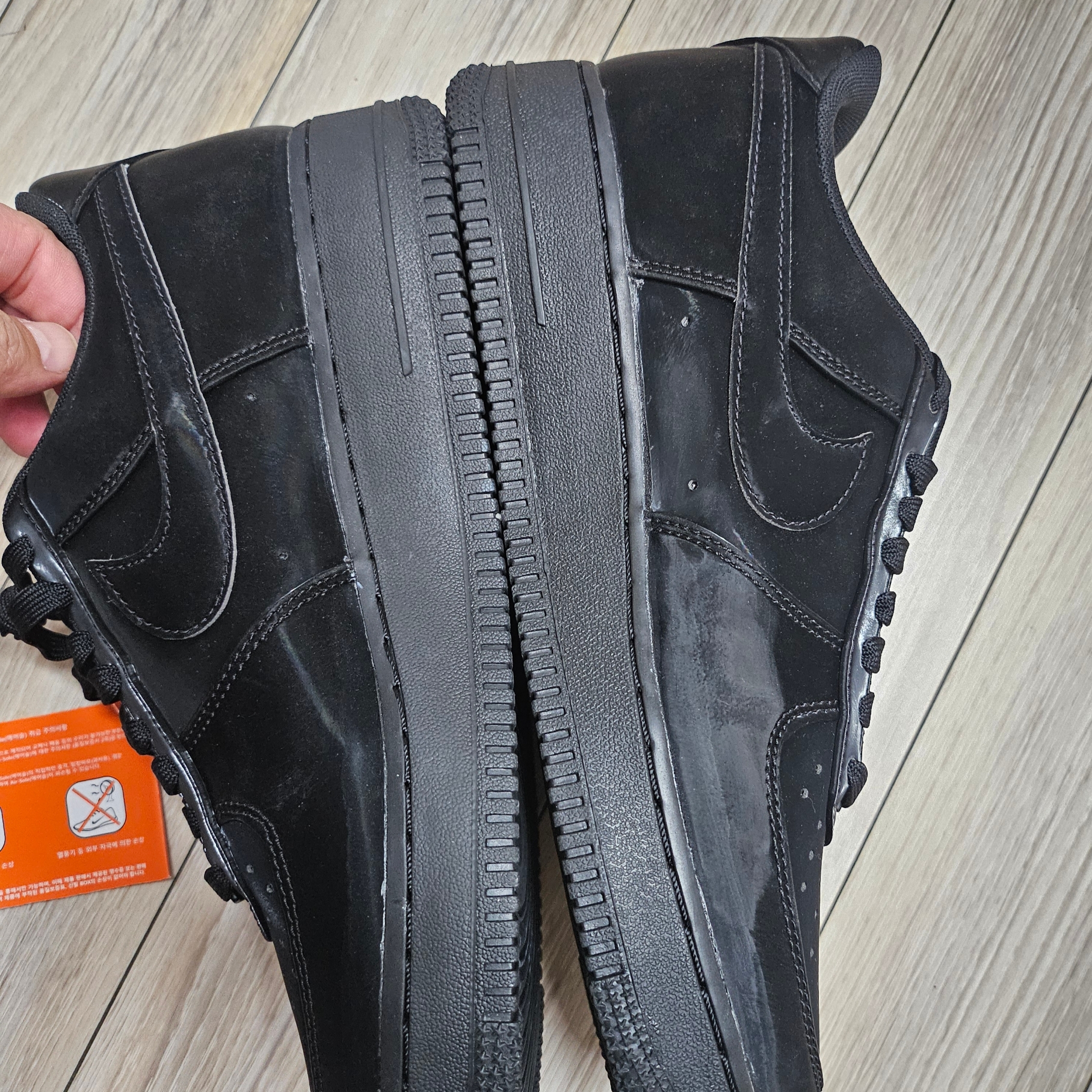 Nike Air Force 1 '07 LX Black 착용 스타일 - 1