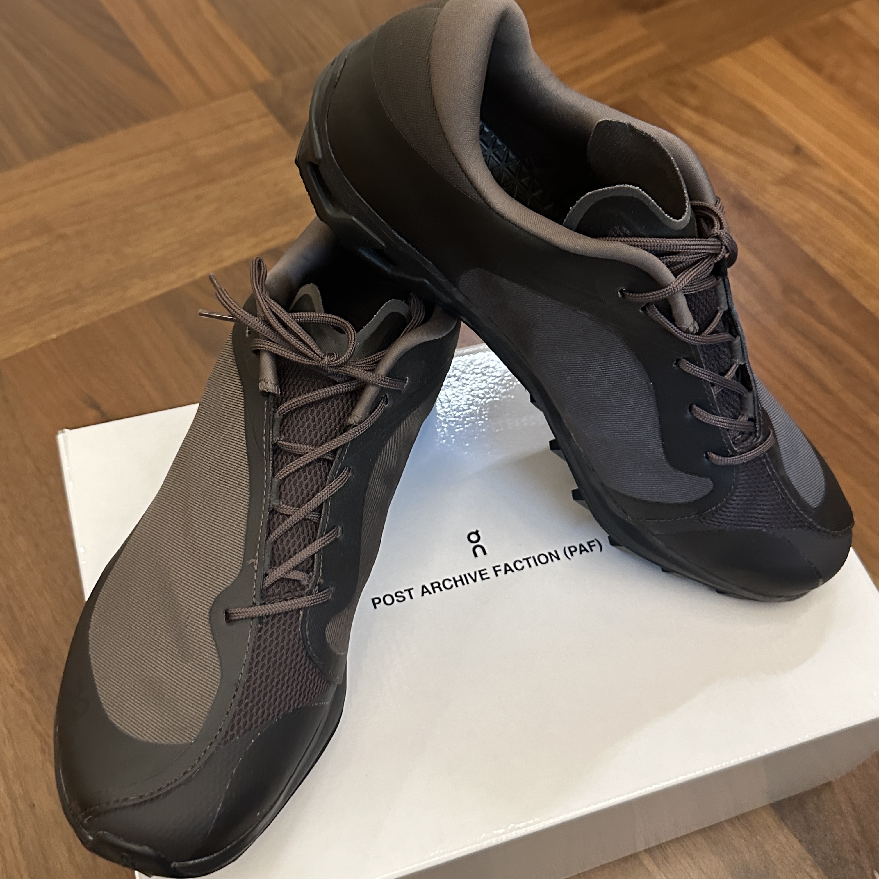 On Running x Post Archive Faction (Paf) Cloudventure Peak Cacao Espresso, (W) On Running x Post Archive Faction (Paf) Cloudventure Peak Cacao Espresso 착용 스타일 - 3