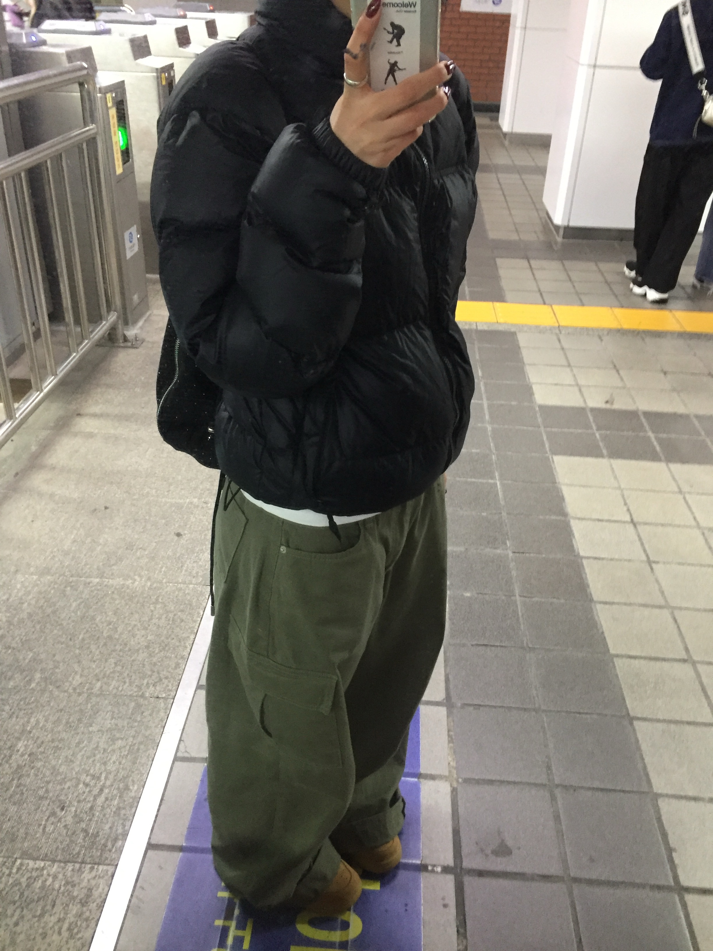 Nike Air Force 1 '07 WB Flax, The North Face Nuptse Hybrid Down Ball Jacket Black 착용 스타일 - 1