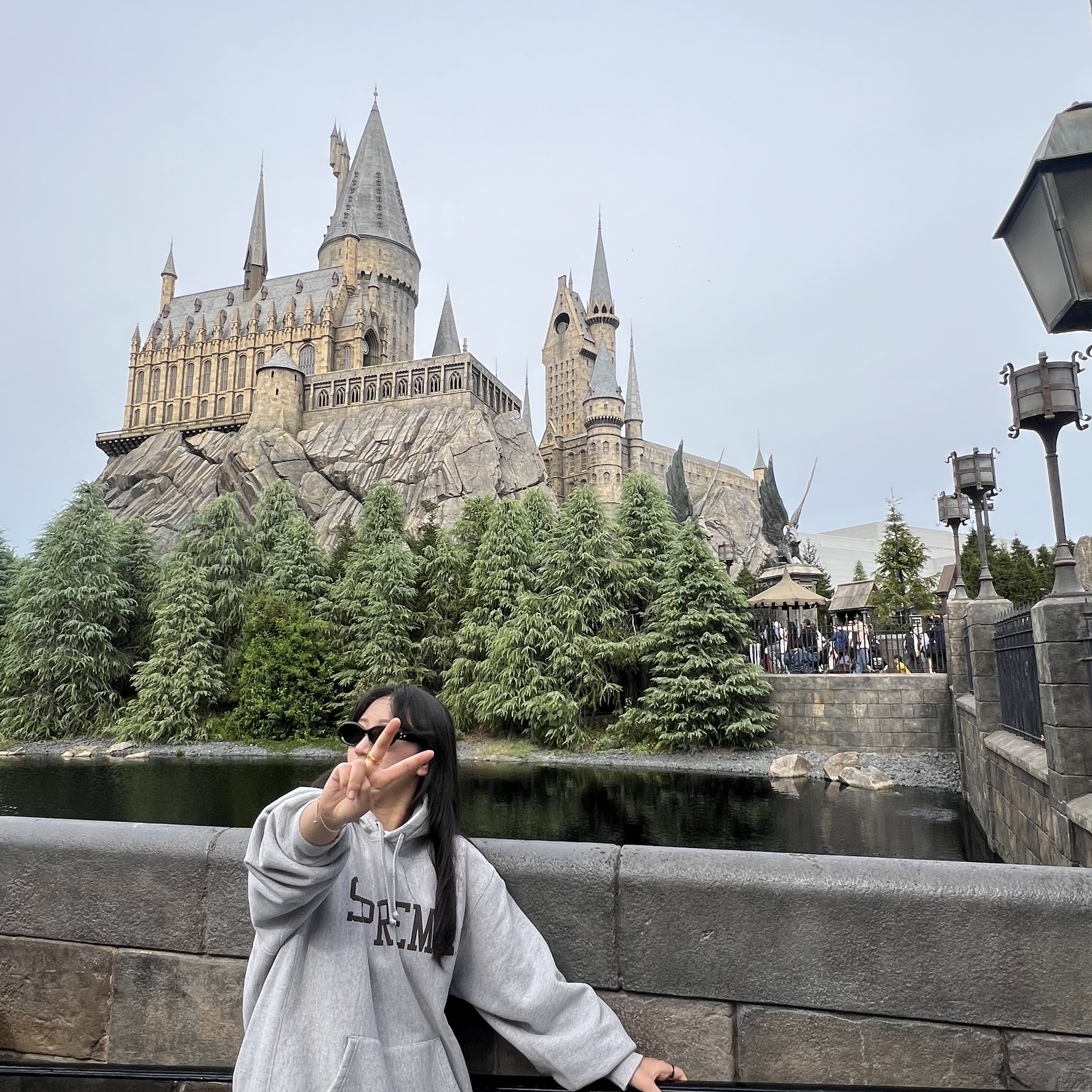 Supreme Varsity Hooded Sweatshirt Heather Grey - 23FW 착용 스타일