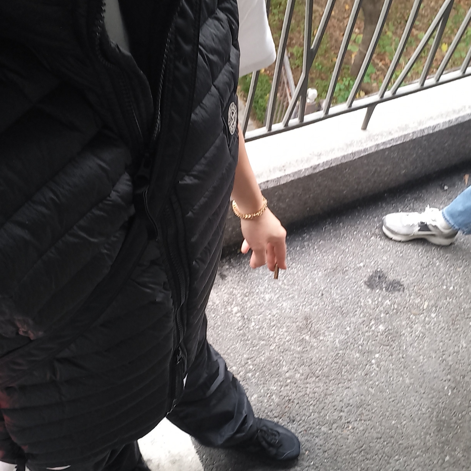 Stone Island G0224 Packable Loom Woven Chambers R-Nylon Down TC Vest Black - 23SS, (W) Nike Zoom Vomero 5 Cobblestone and Flat Pewter 착용 스타일 - 2