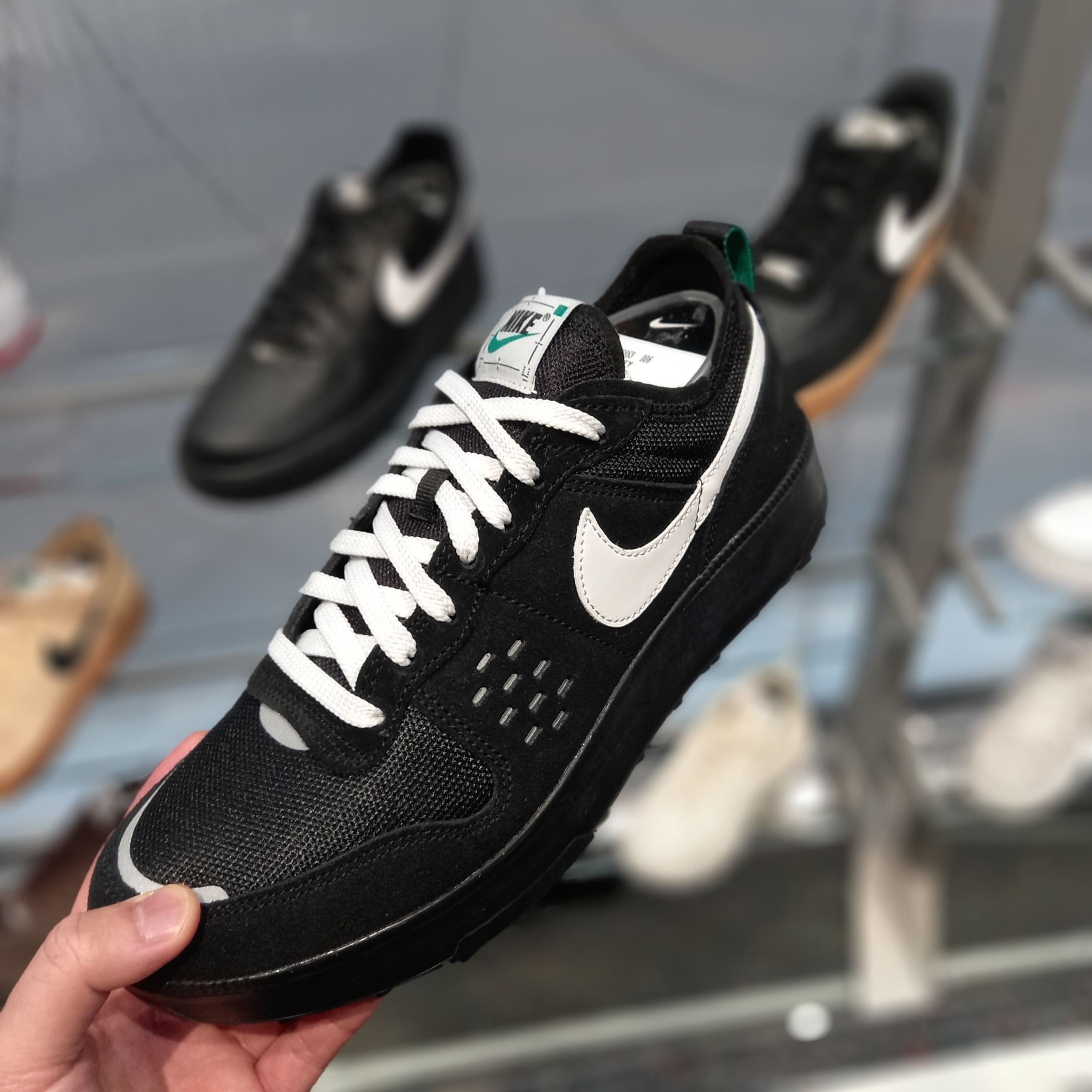 (W) Nike Air Force 1 '07 WB Flax Wheat, Nike C1TY Black Stadium Green 착용 스타일 - 2