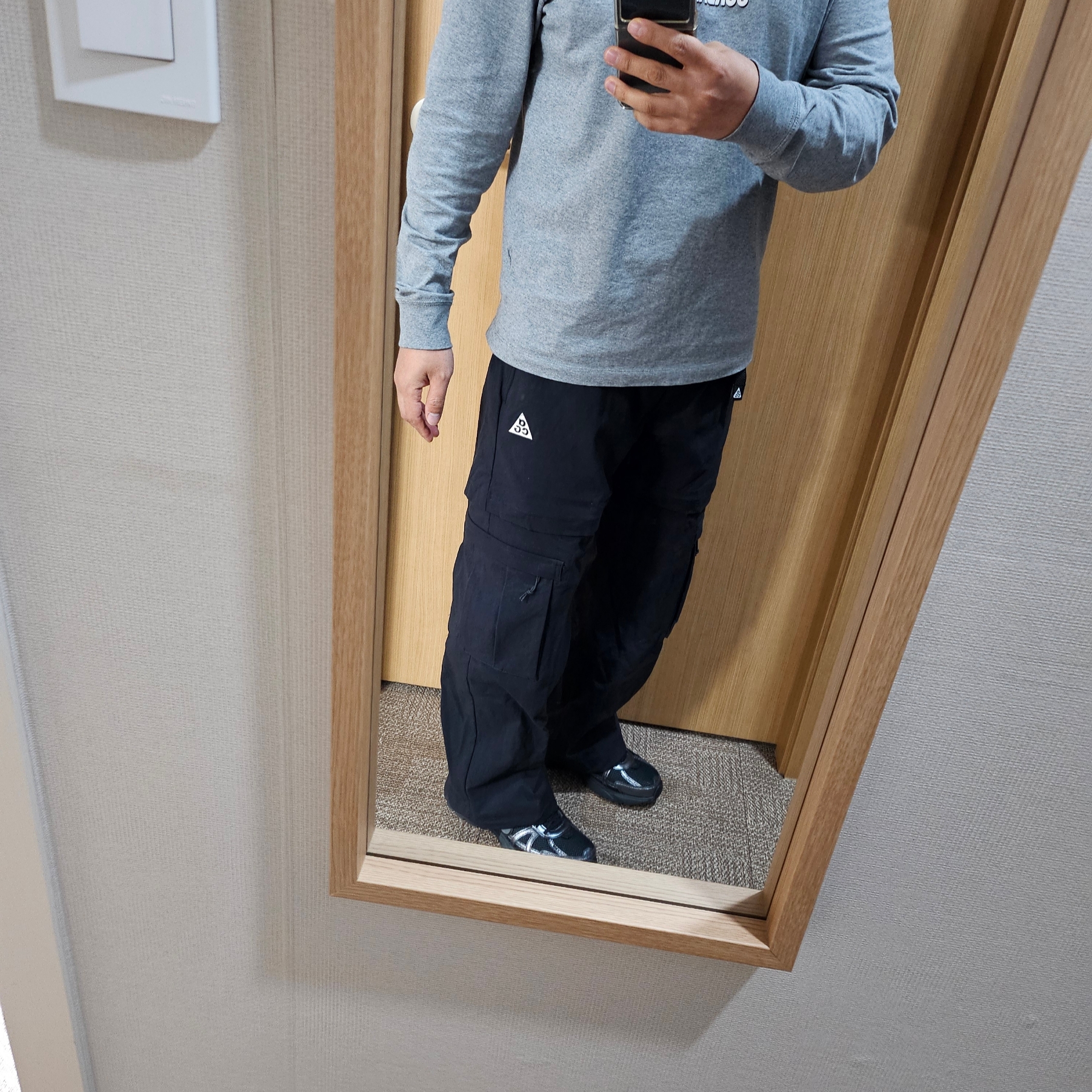 (W) Nike ACG Smith Summit Zip-Off Pants Black - Asia 착용 스타일