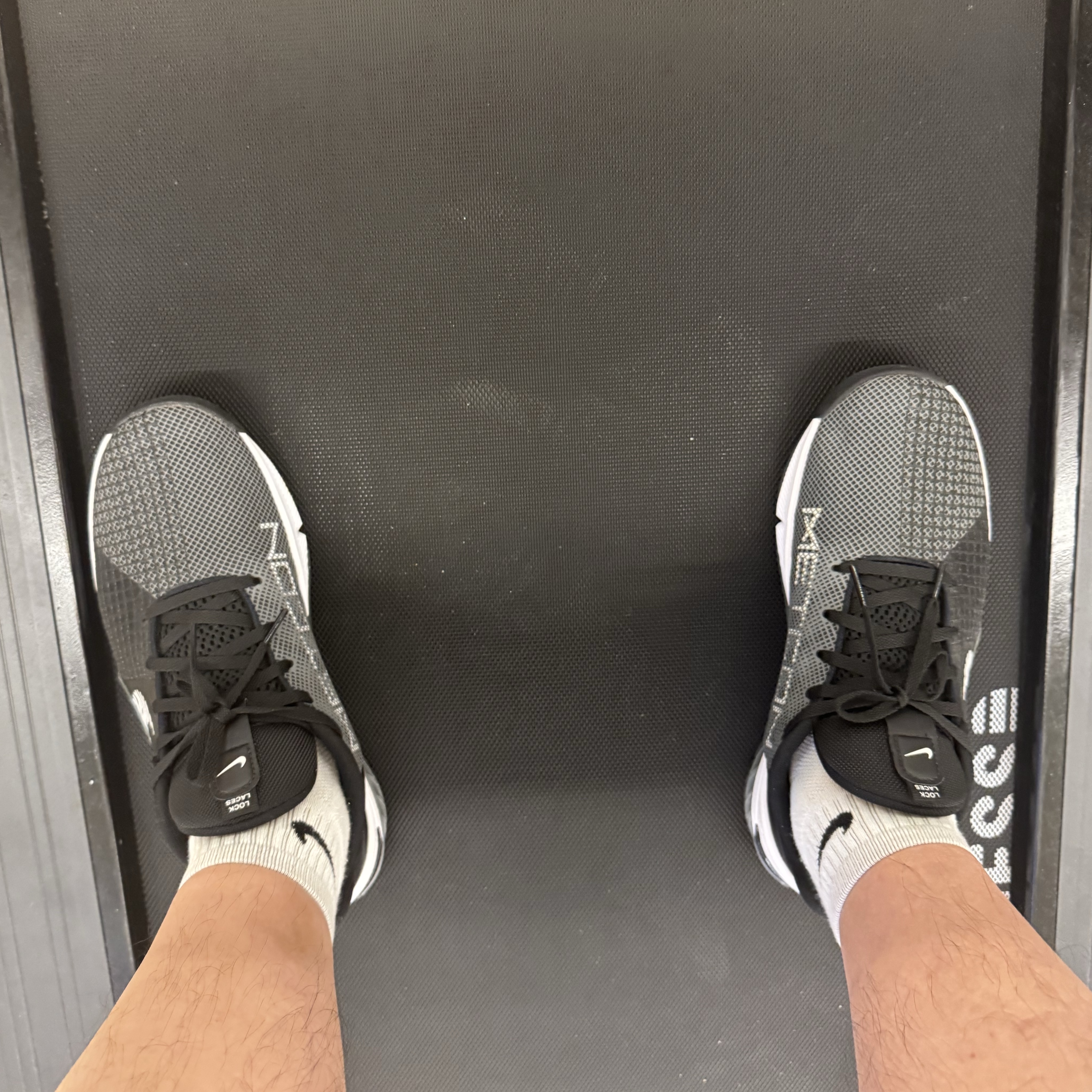Nike Metcon 8 Black White 착용 스타일