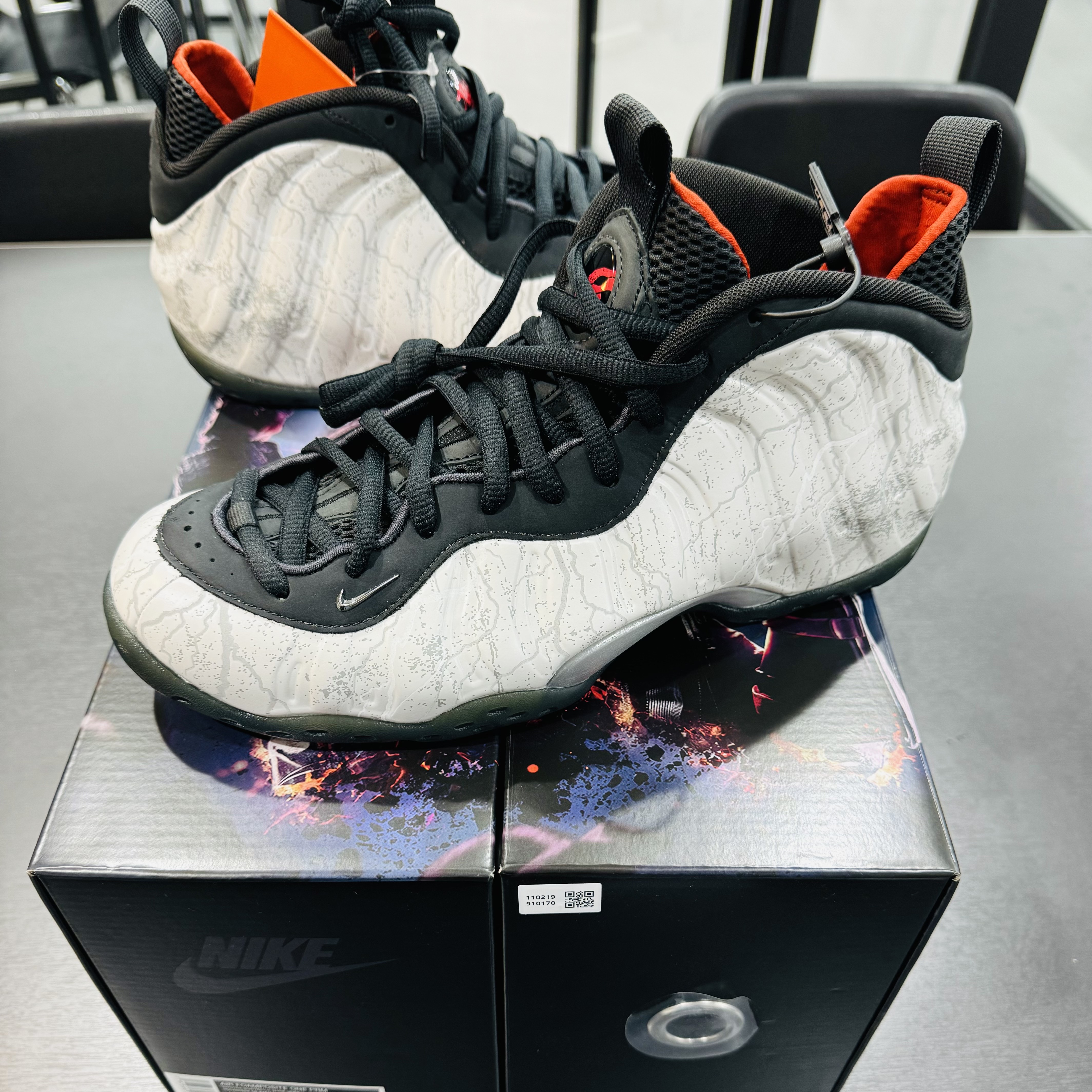 Nike x Tekken 8 Air Foamposite One PRM Jin 착용 스타일 - 1