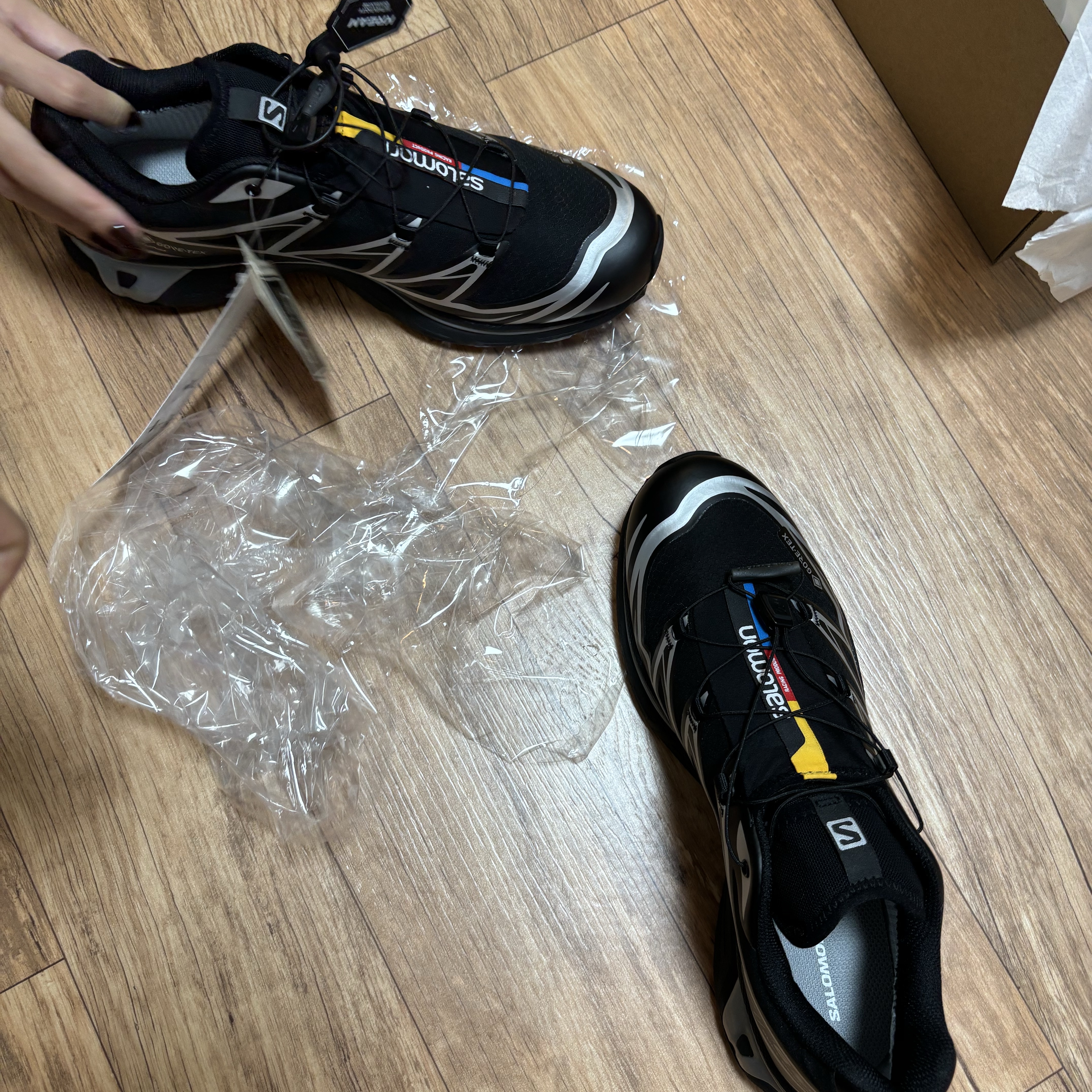 Salomon XT-6 GTX Black Silver 착용 스타일