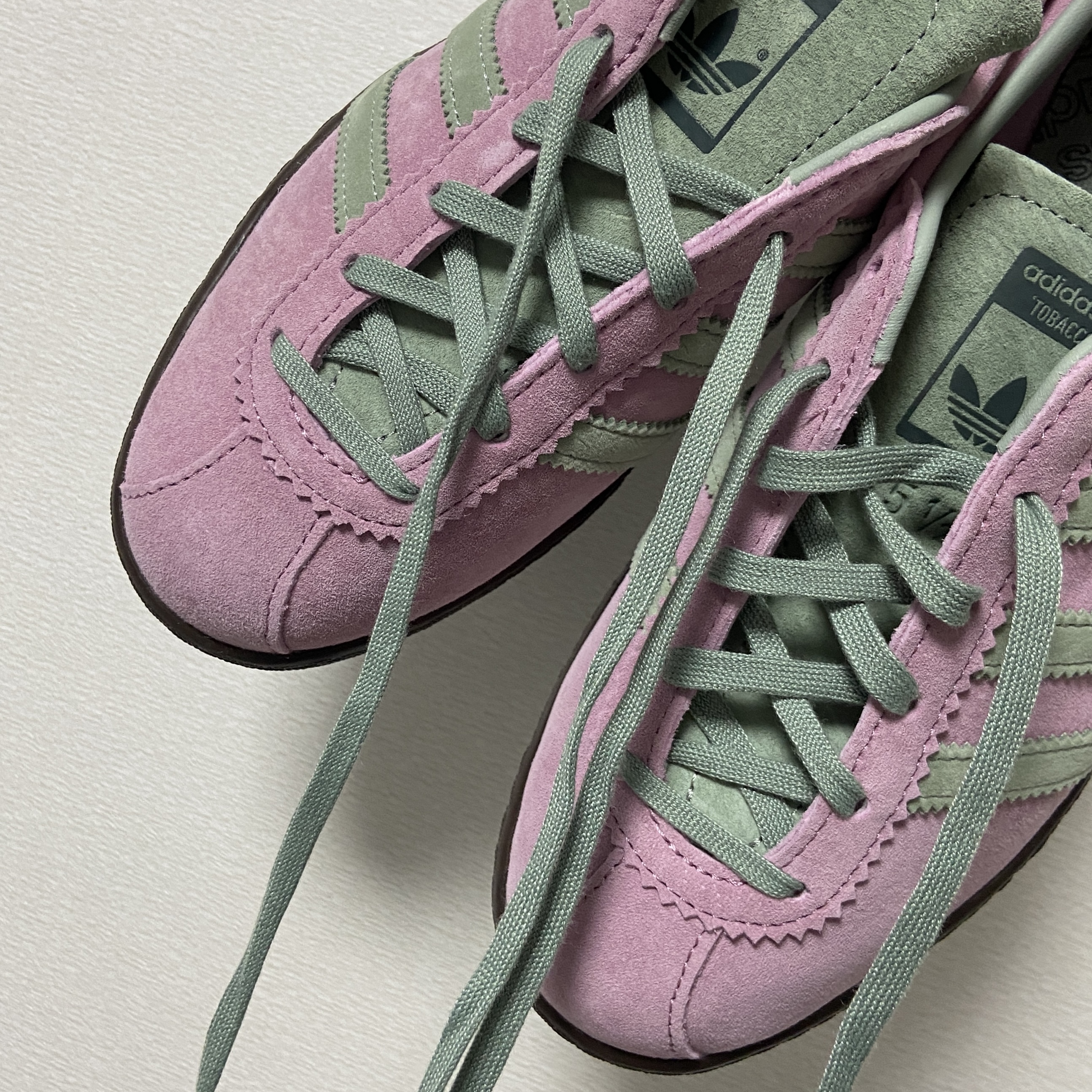 Adidas Tobacco Wonder Orchid Silver Green 착용 스타일 - 1