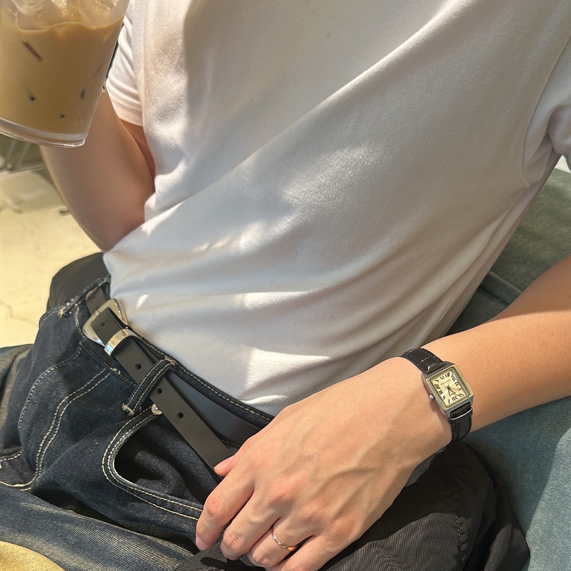 Casio LTP-V007L-7B1 착용 스타일