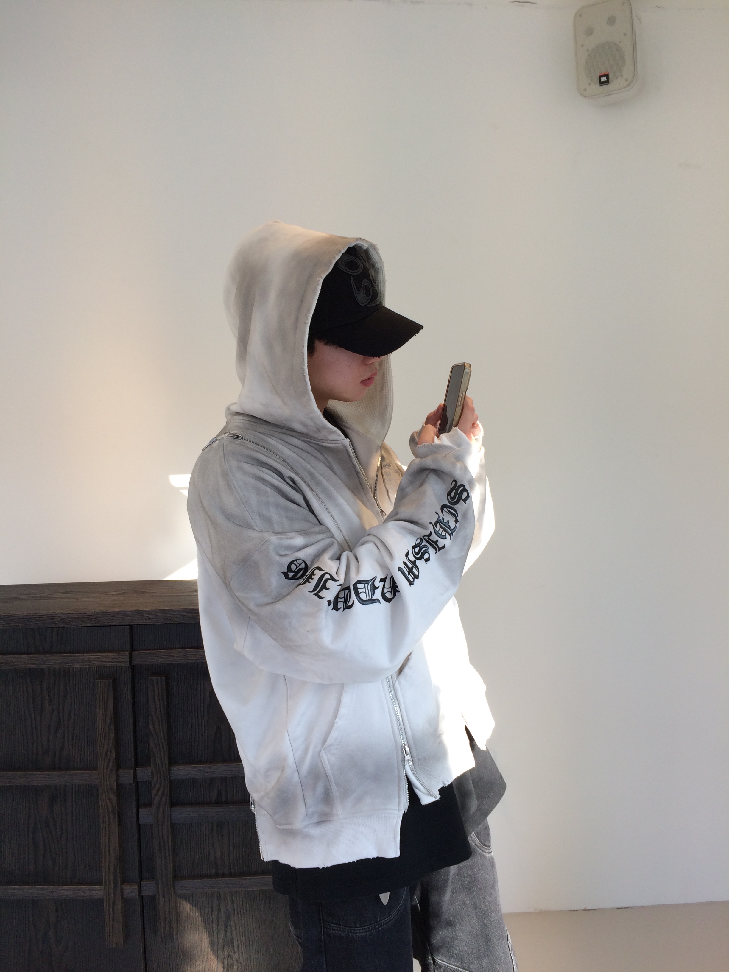 Prada Re-Nylon and Saffiano Leather Smartphone Case Black ์ฐฉ์ฉ ์คํ์ผ - 5