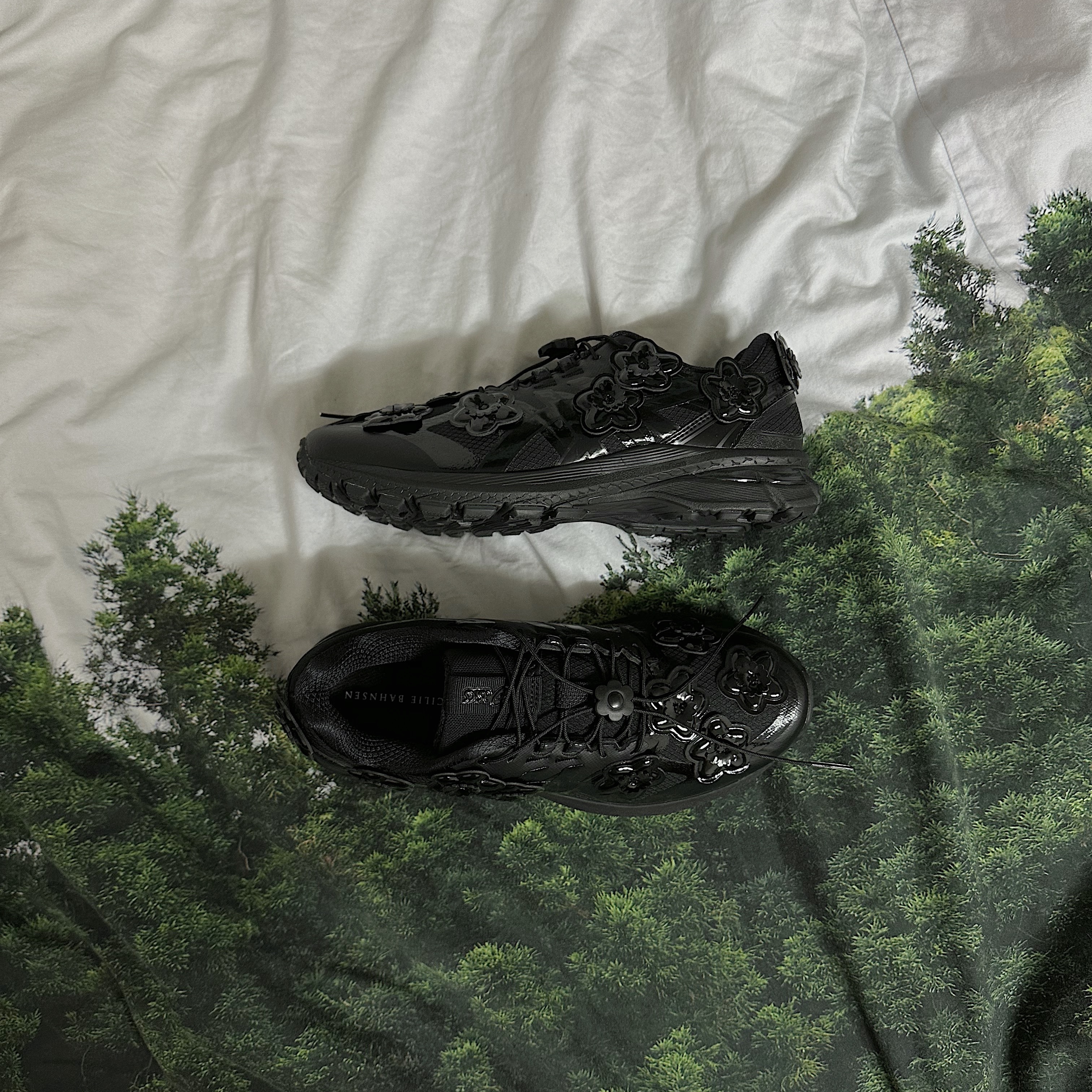 Asics x Cecilie Bahnsen Gel-Terrain Black 착용 스타일