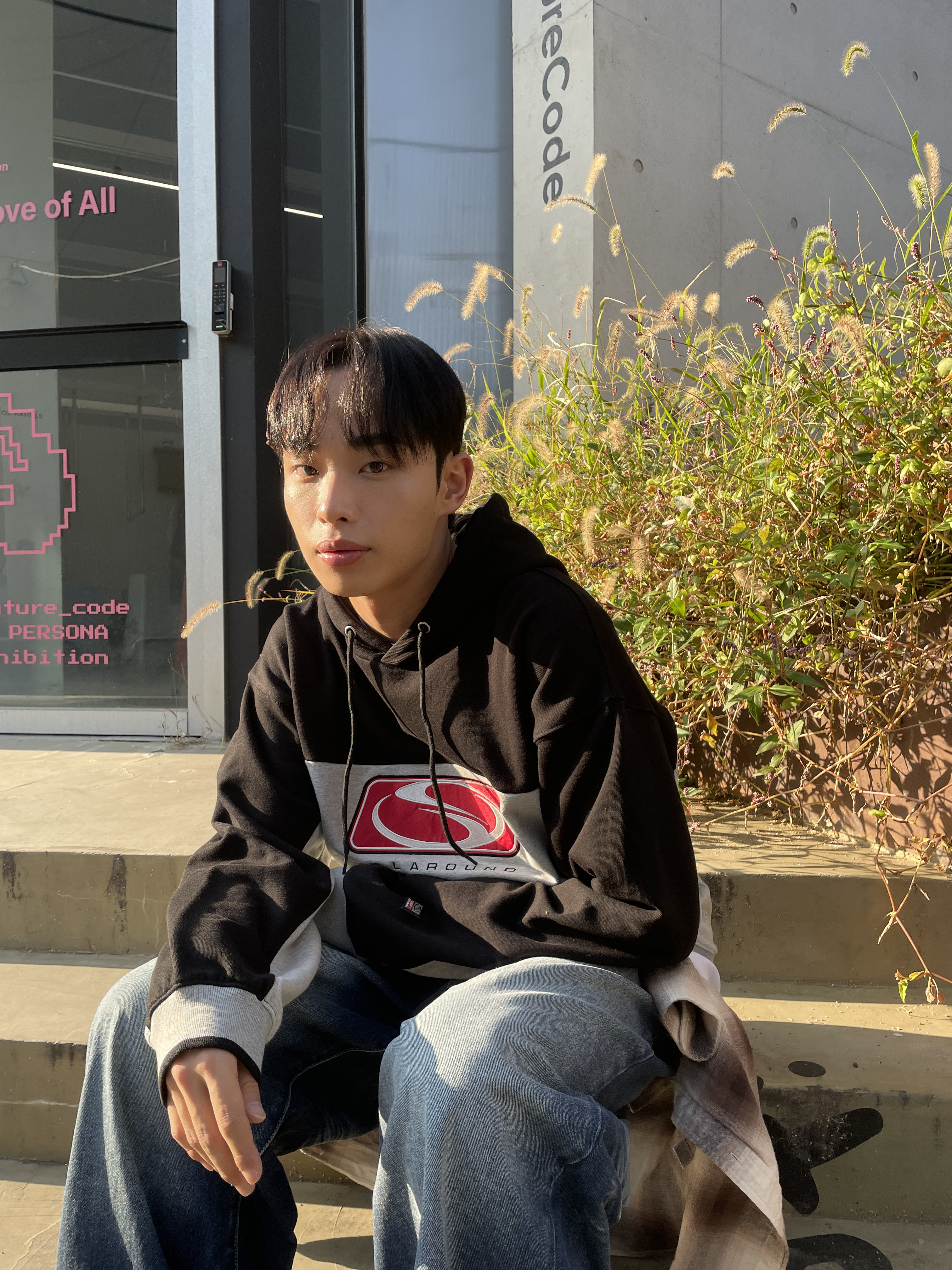 SPORT CHAMBER SC Big Flash Hoodie T-Shirt Black 착용 스타일 - 1