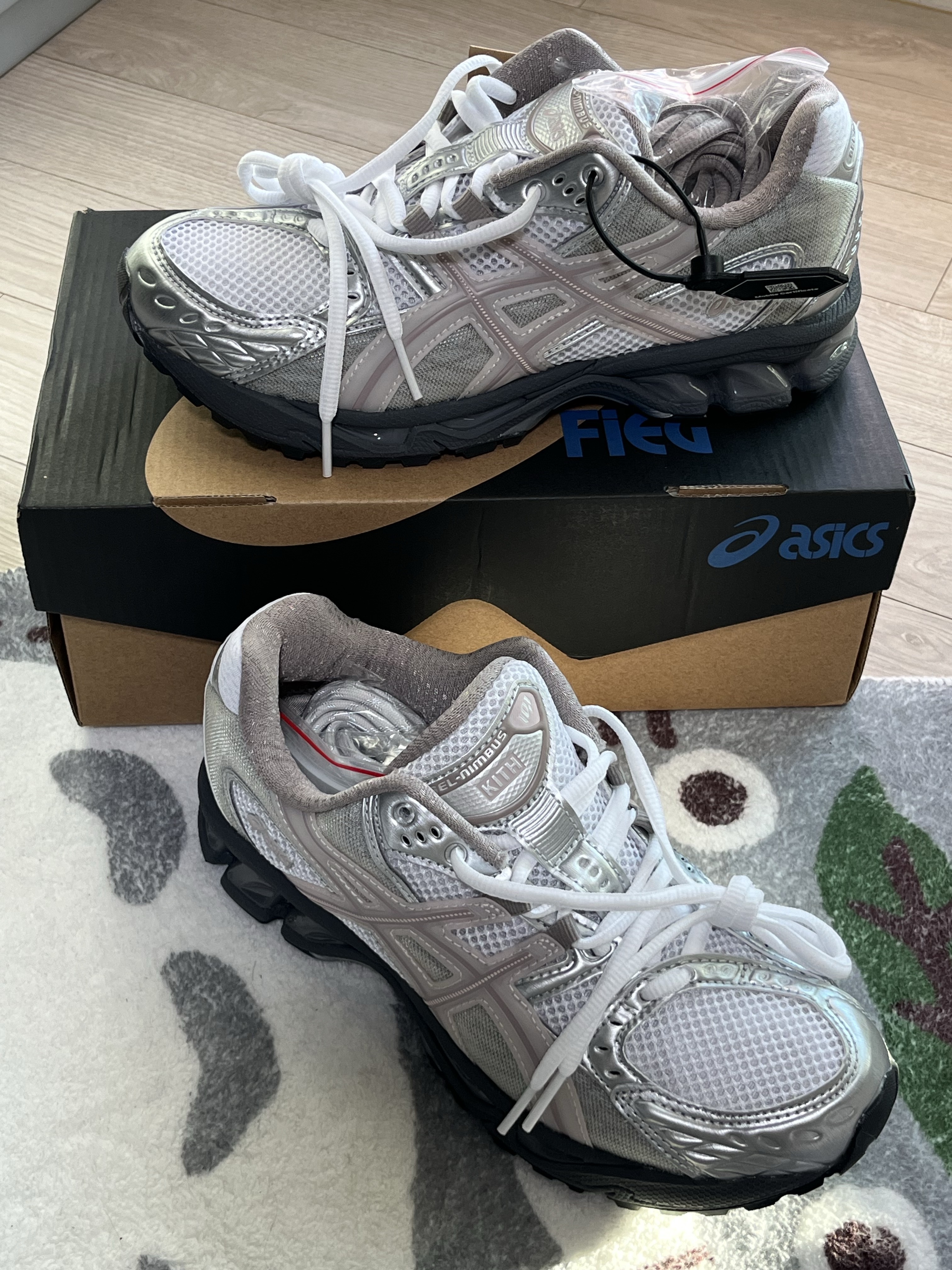 Asics x Ronnie Fieg Gel-Nimbus 10.1 White Morganite 착용 스타일 - 1
