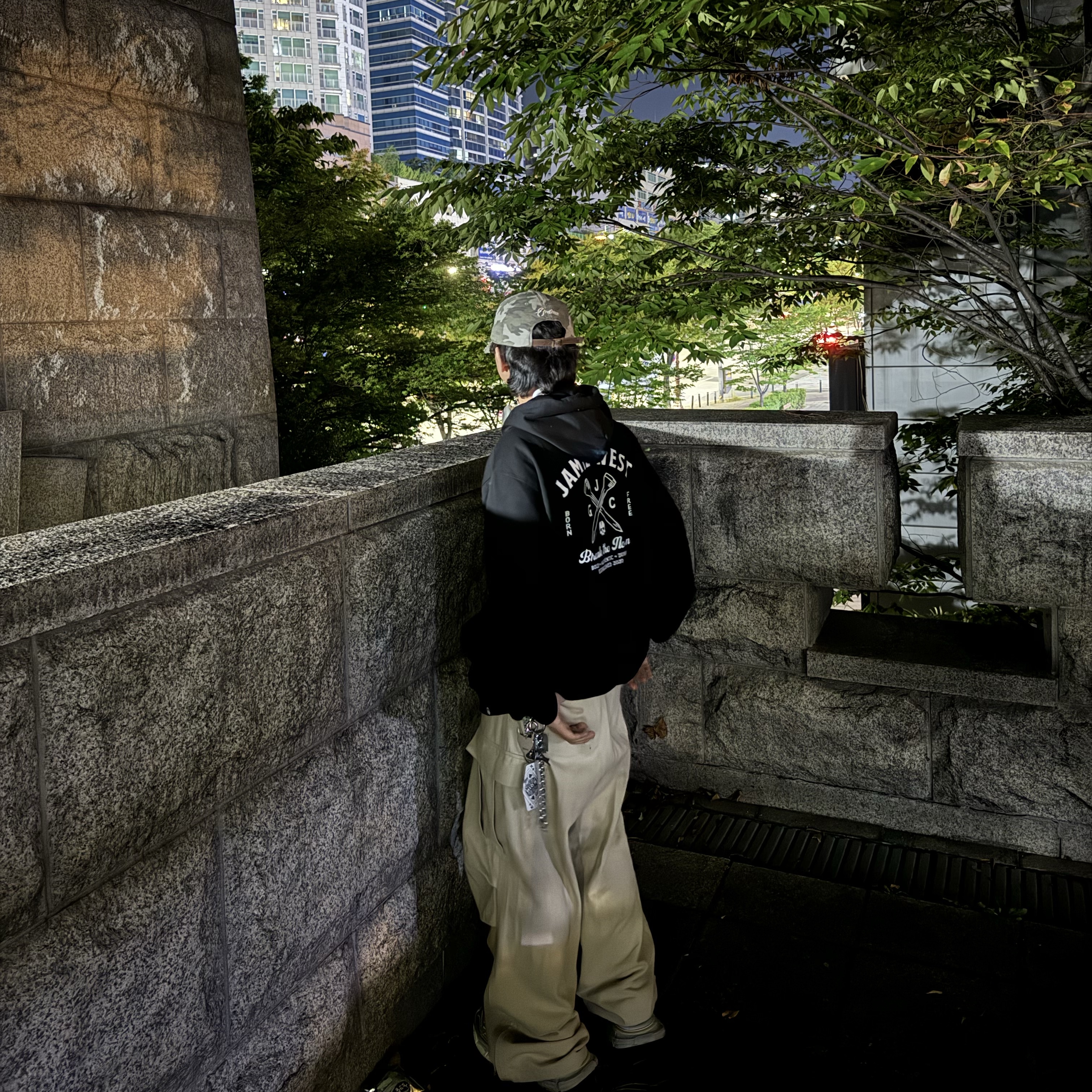 Nonnod Side Zip Cargo Pants Beige, ETCE New Vision Camo Cap Light Camo 착용 스타일 - 1