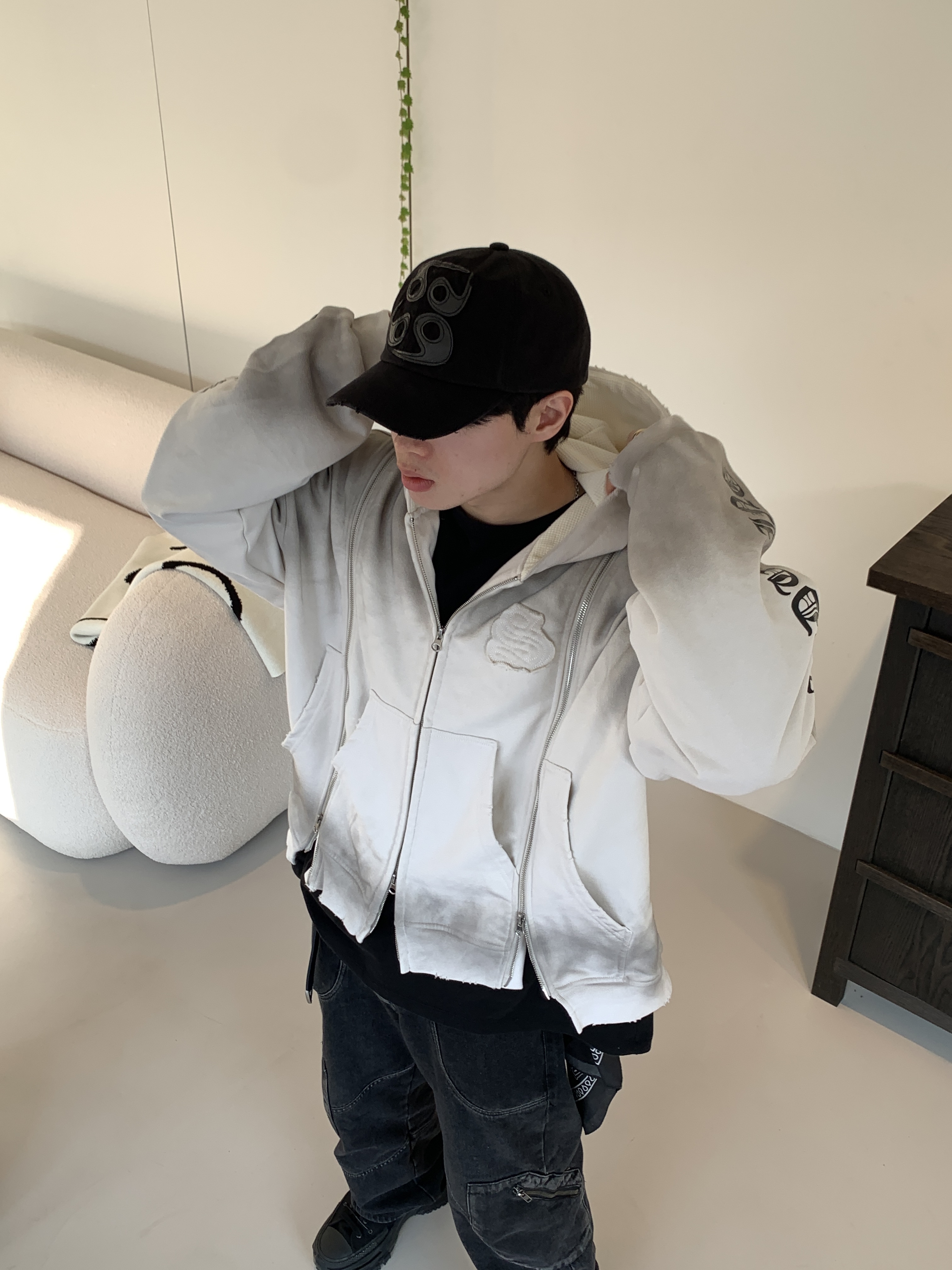 Prada Re-Nylon and Saffiano Leather Smartphone Case Black ์ฐฉ์ฉ ์คํ์ผ - 4