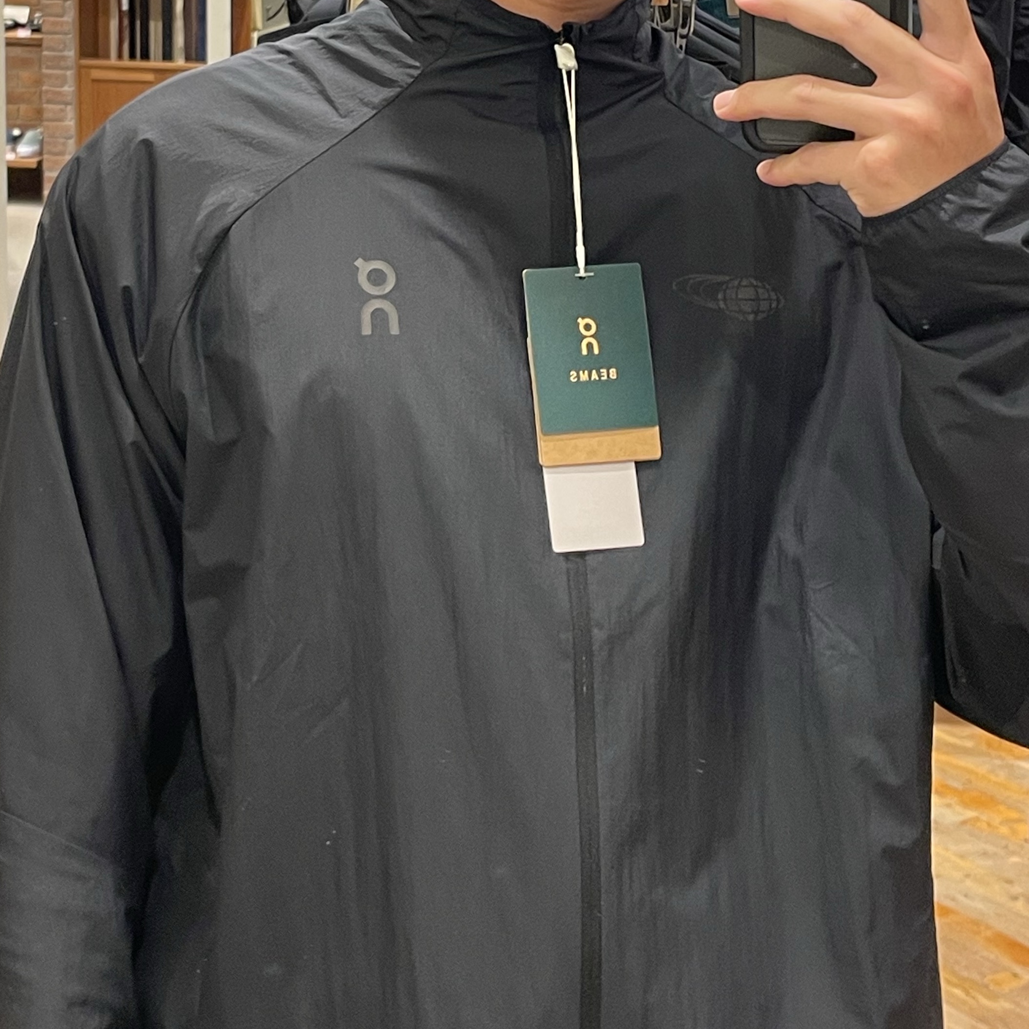 On Running x Beams Track Jacket Black 착용 스타일