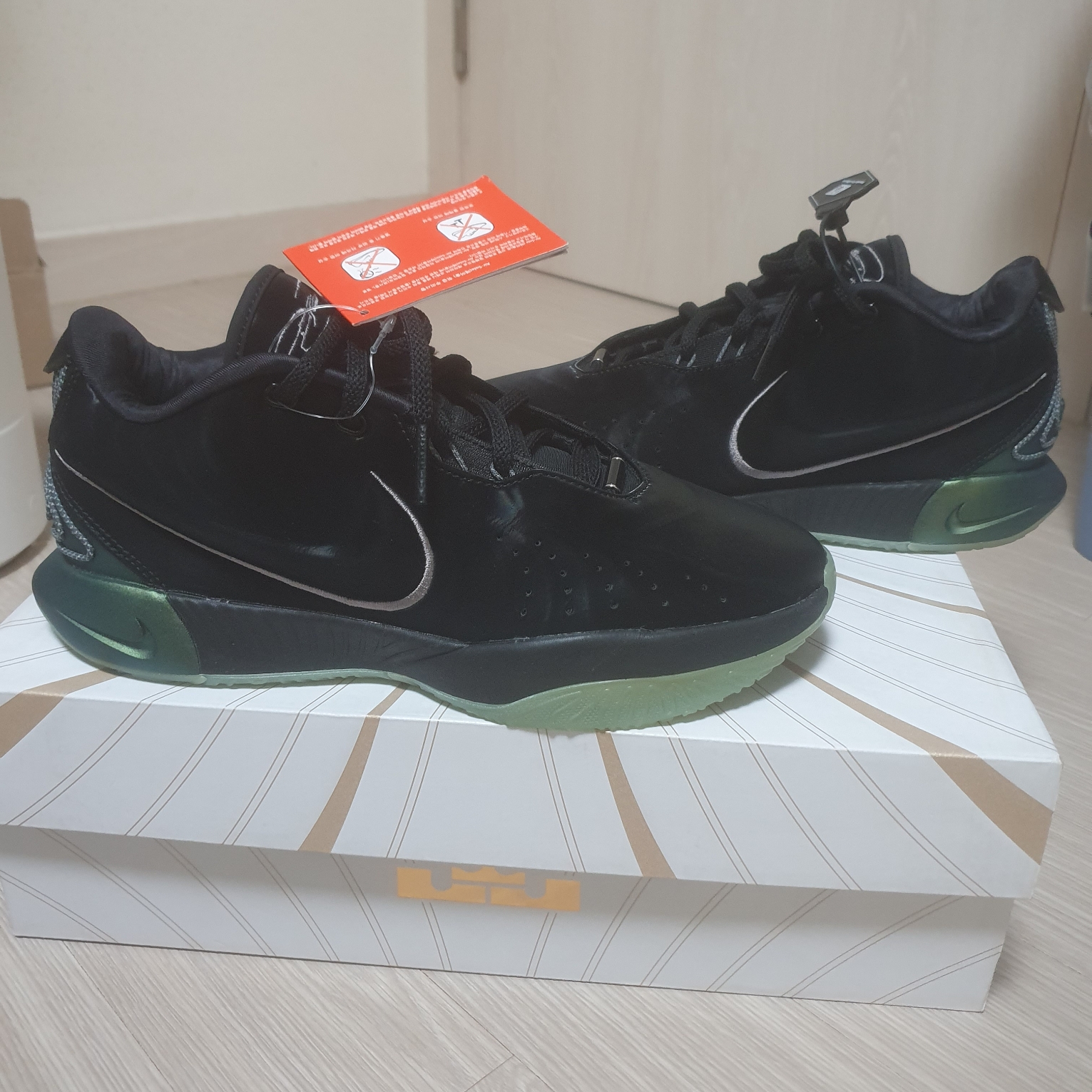 Nike LeBron XXI Tahitian EP Black Oil Green 착용 스타일