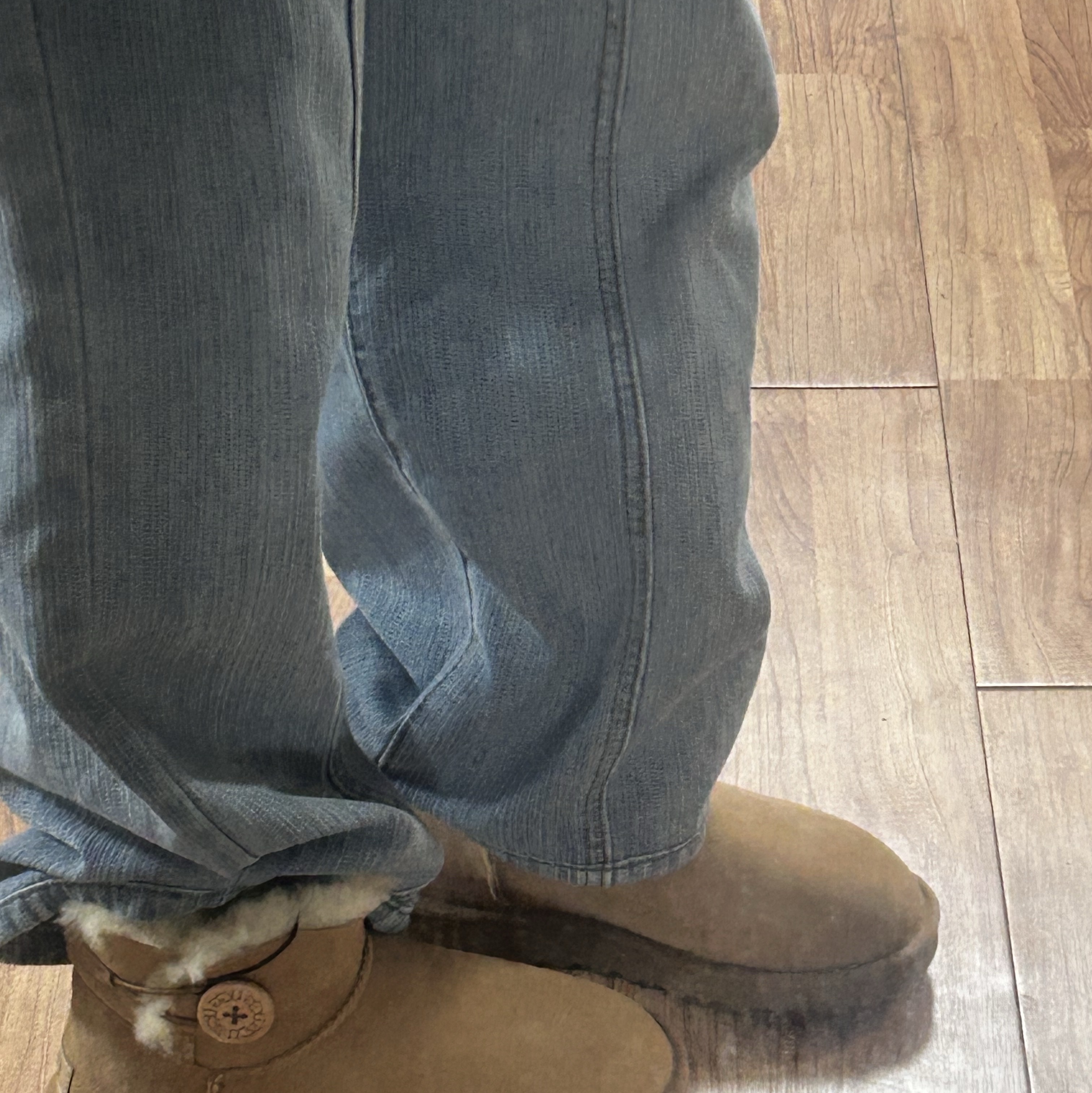 (W) UGG Mini Bailey Button II Boots Chestnut 착용 스타일