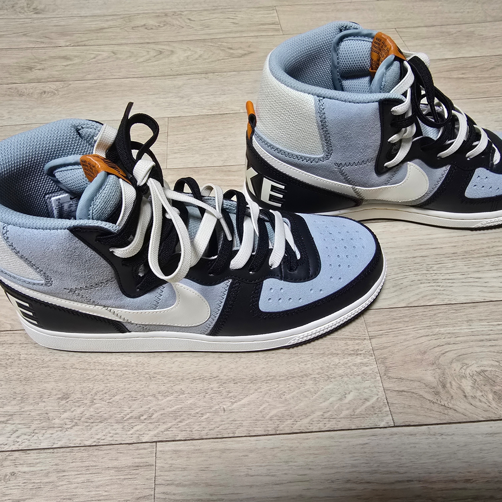 Nike Terminator High Black and Light Pumice 착용 스타일 - 2