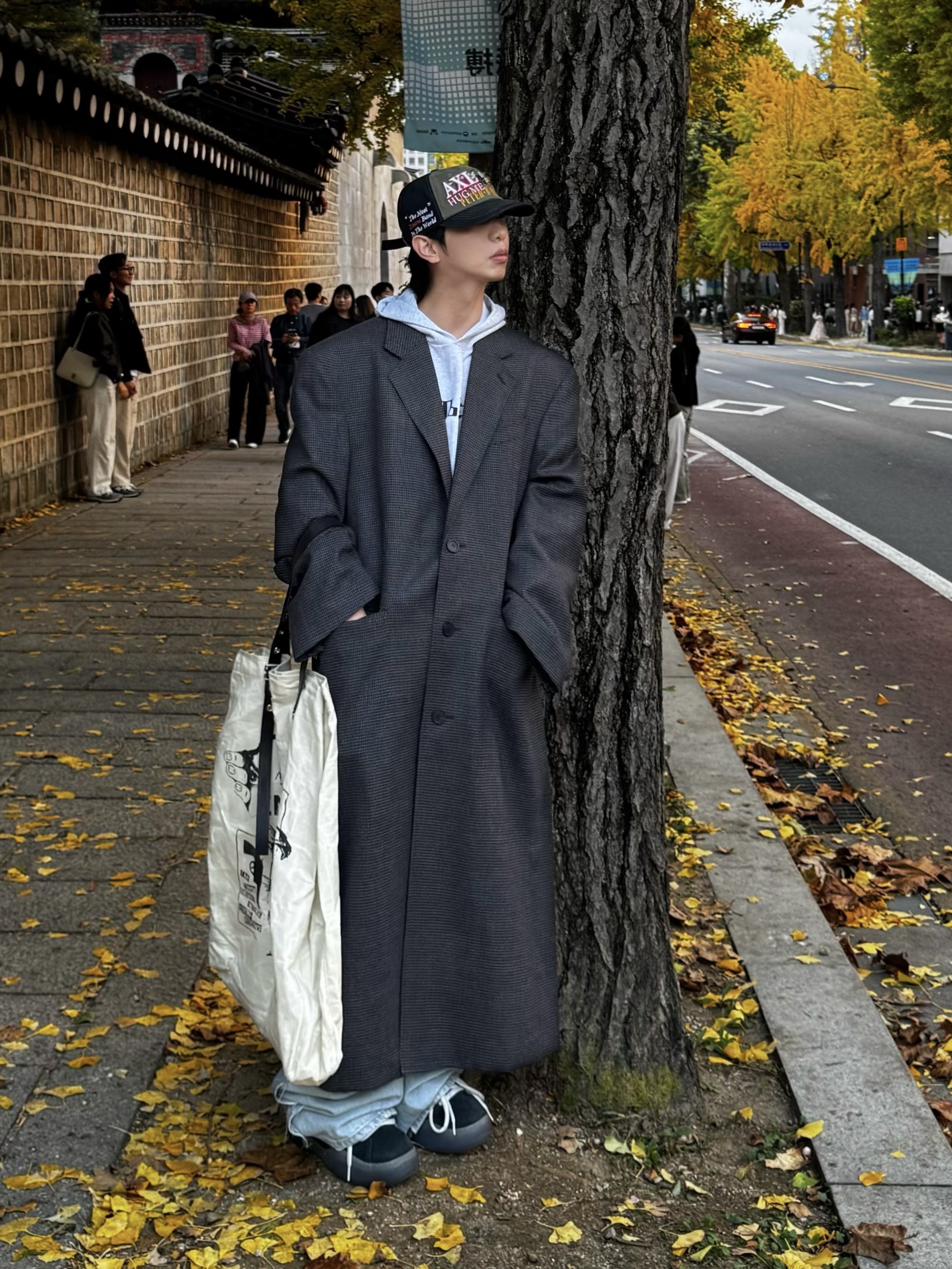 ERL Vamp Skate Shoe Pirate Black, Yeezy x Gosha Rubchinskiy YZY Black Dogs Hoodie Heather Grey 착용 스타일 - 3