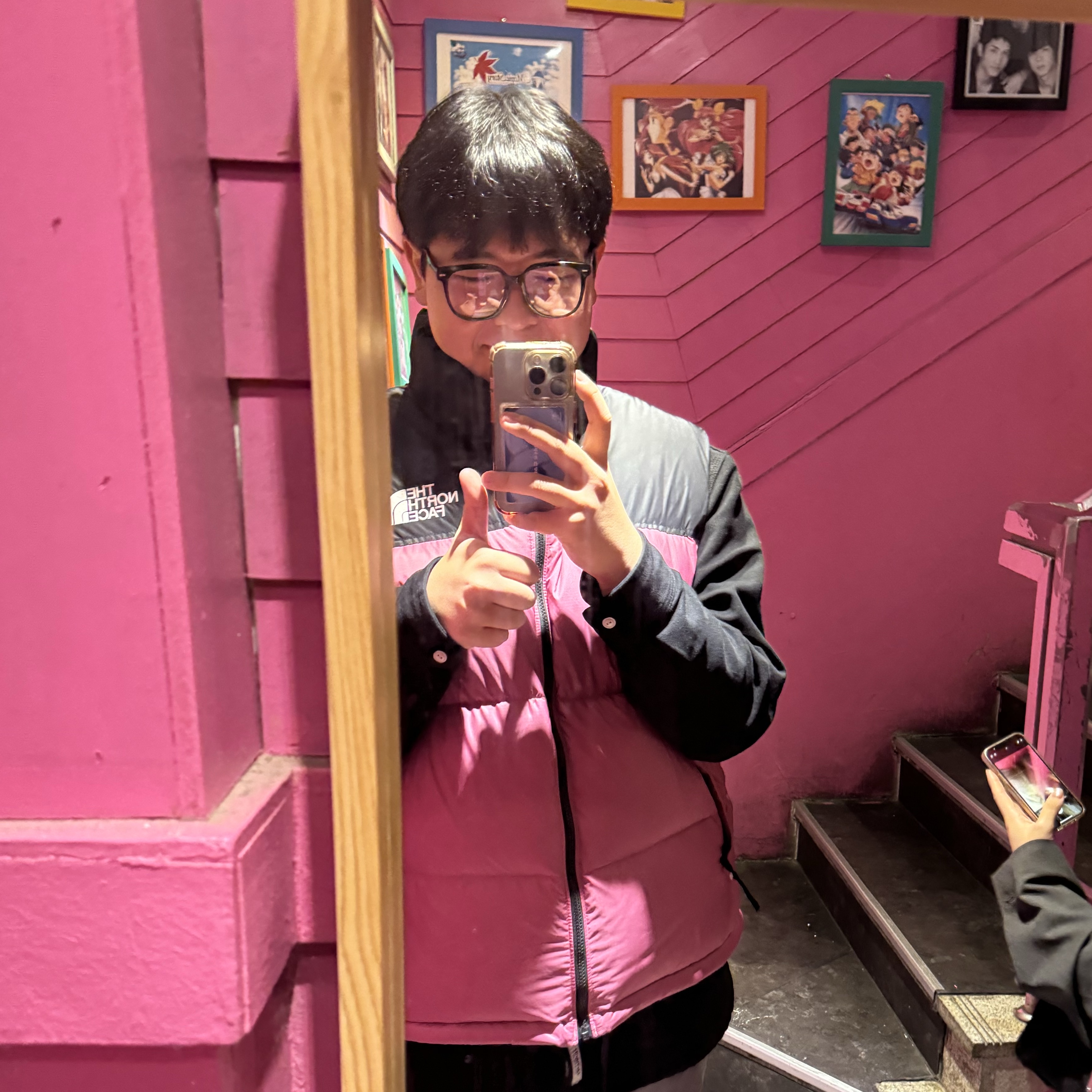 The North Face 1996 Retro Nuptse Vest Red Violet 착용 스타일