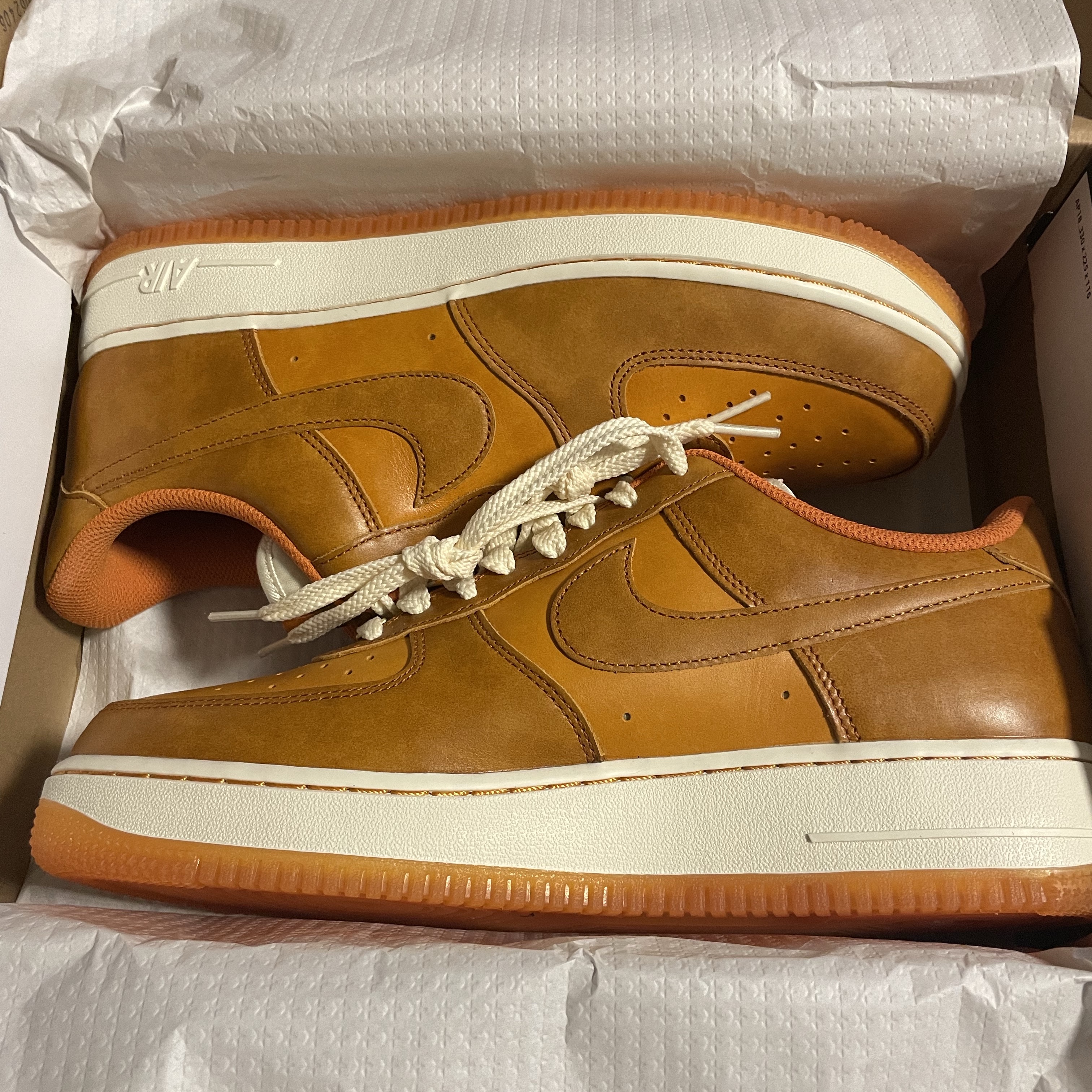 Nike Air Force 1 '07 LV8 Russet and Sunset 착용 스타일 - 1