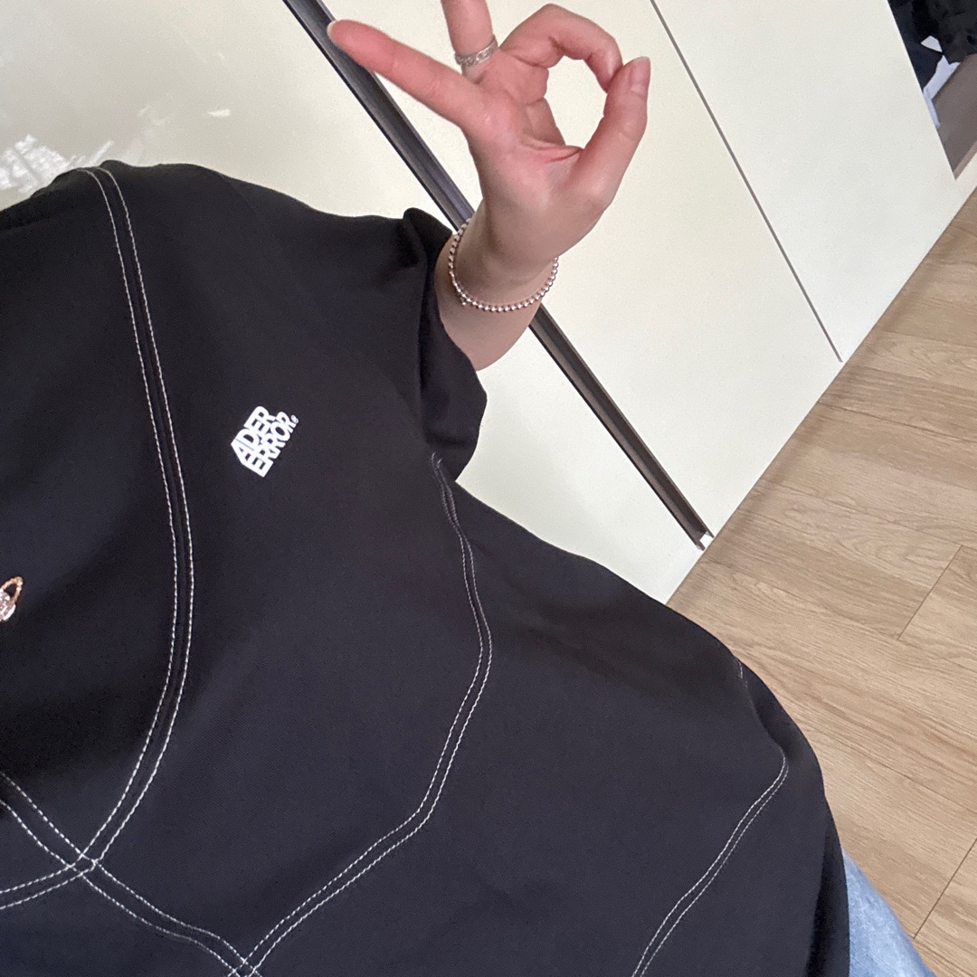 Ader Error Bertic Logo T-Shirt Noir, Vivienne Westwood Mayfair Bas Relief Pendant Pink Gold 착용 스타일