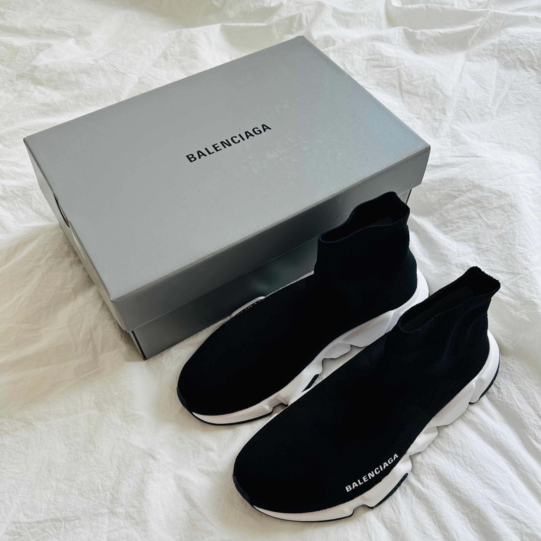 (W) Balenciaga Speed Trainer Black White 2021/2022, Balenciaga Speed Trainer Black White 2021/2022 착용 스타일 - 2