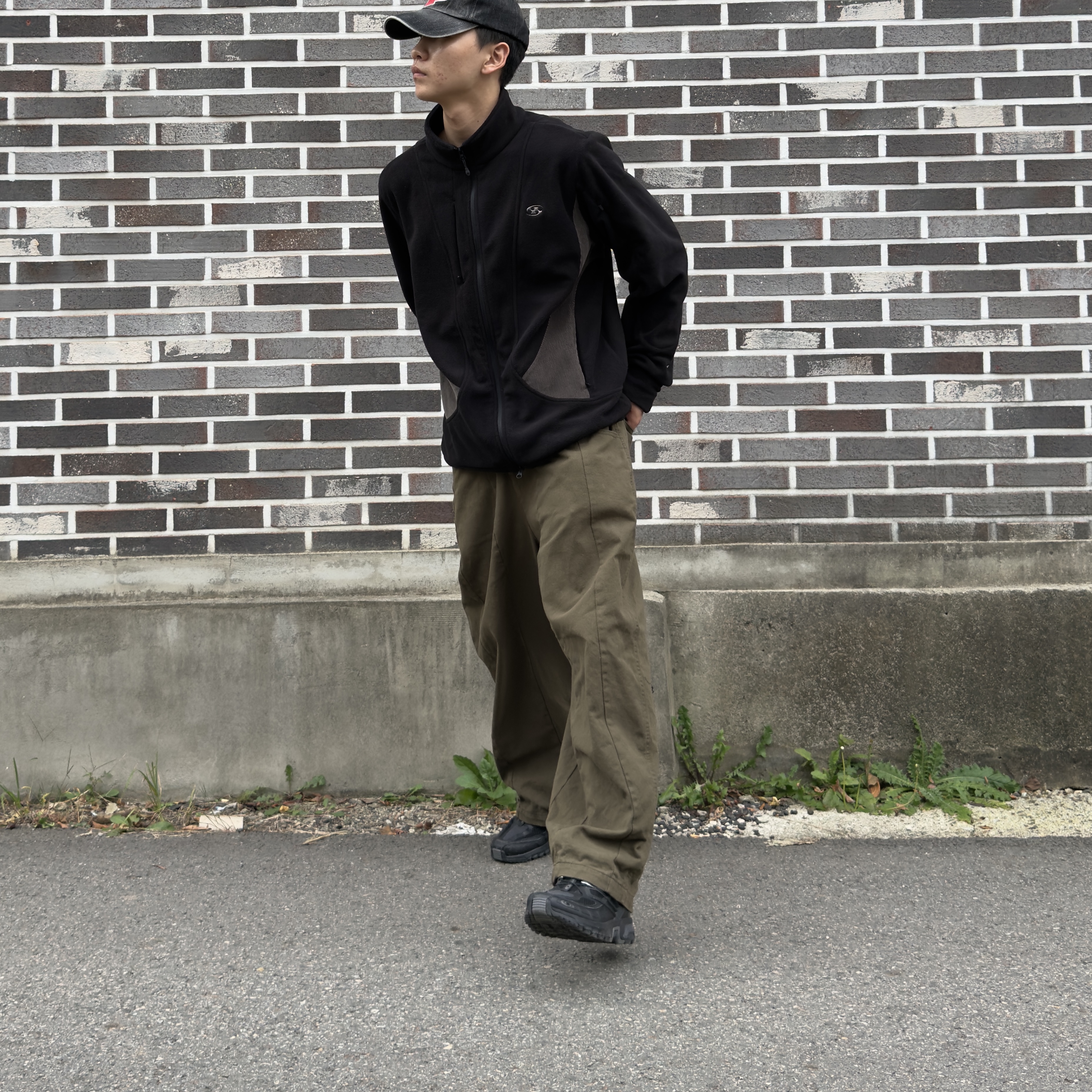 Sansan Gear Fleece Jacket Black, Salomon ACS Pro Black 착용 스타일 - 2