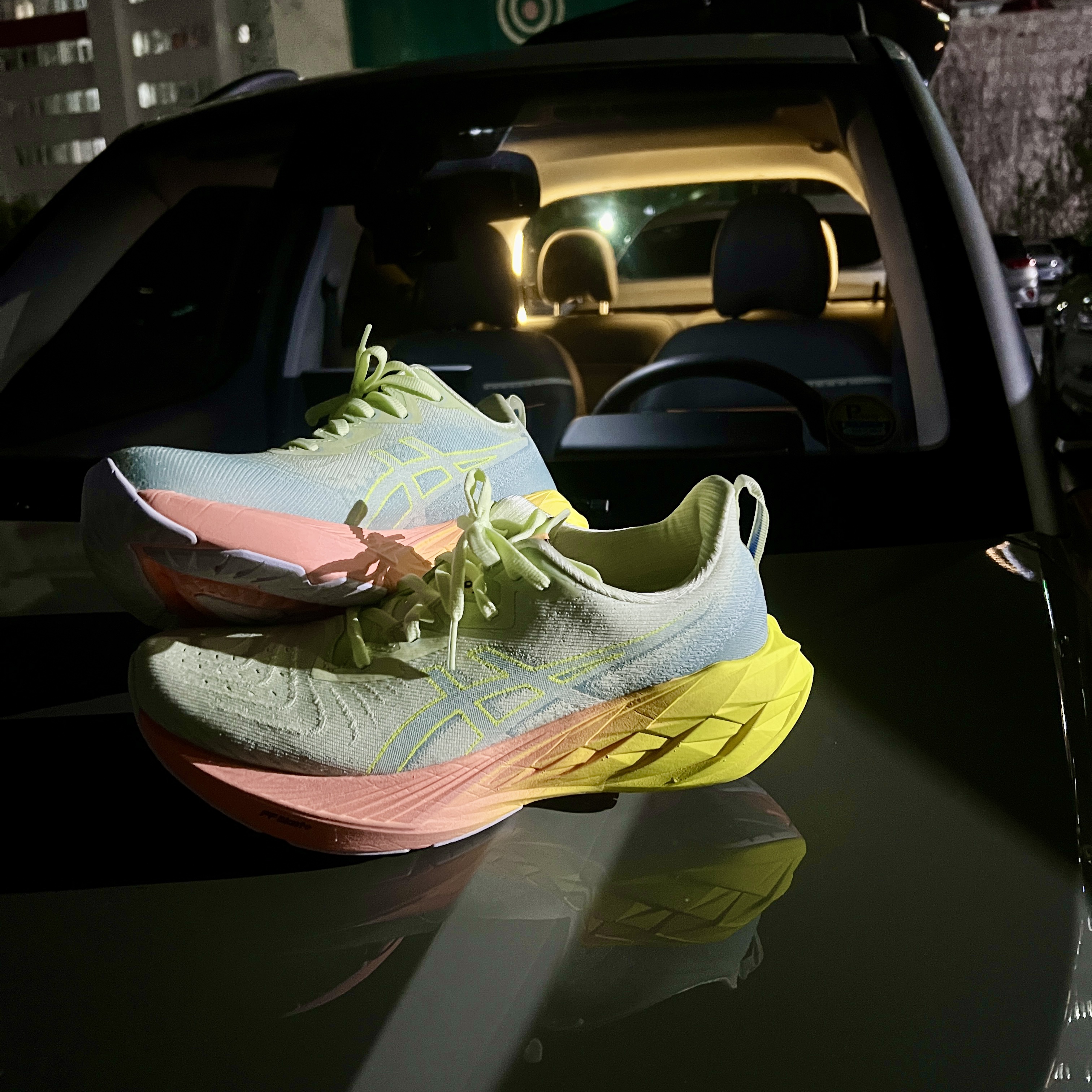 Asics Novablast 4 Cool Matcha Safety Yellow 착용 스타일