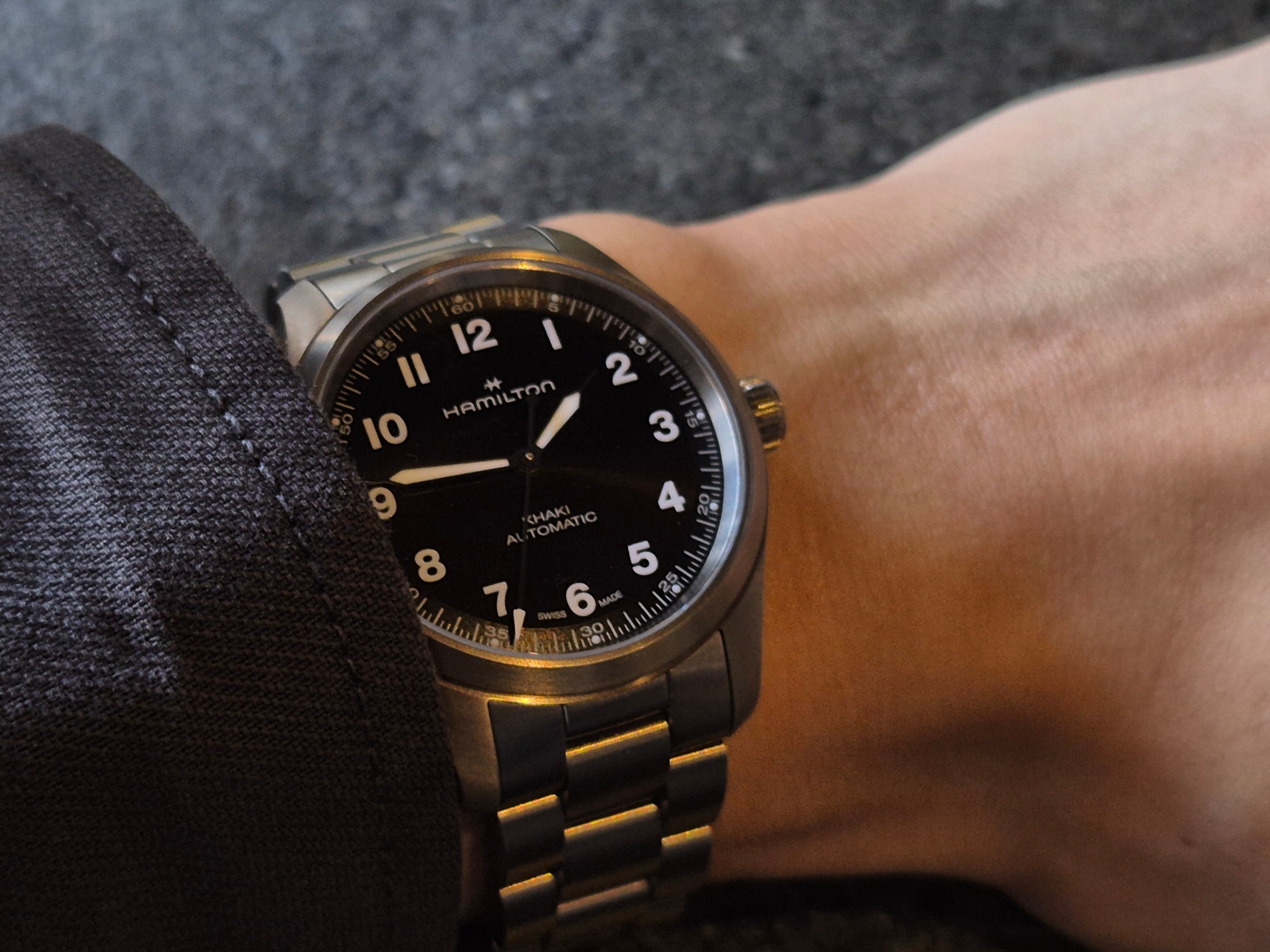 Hamilton x Engineered Garments Khaki Field Titanium Auto 36mm Stainless Steel Black 착용 스타일