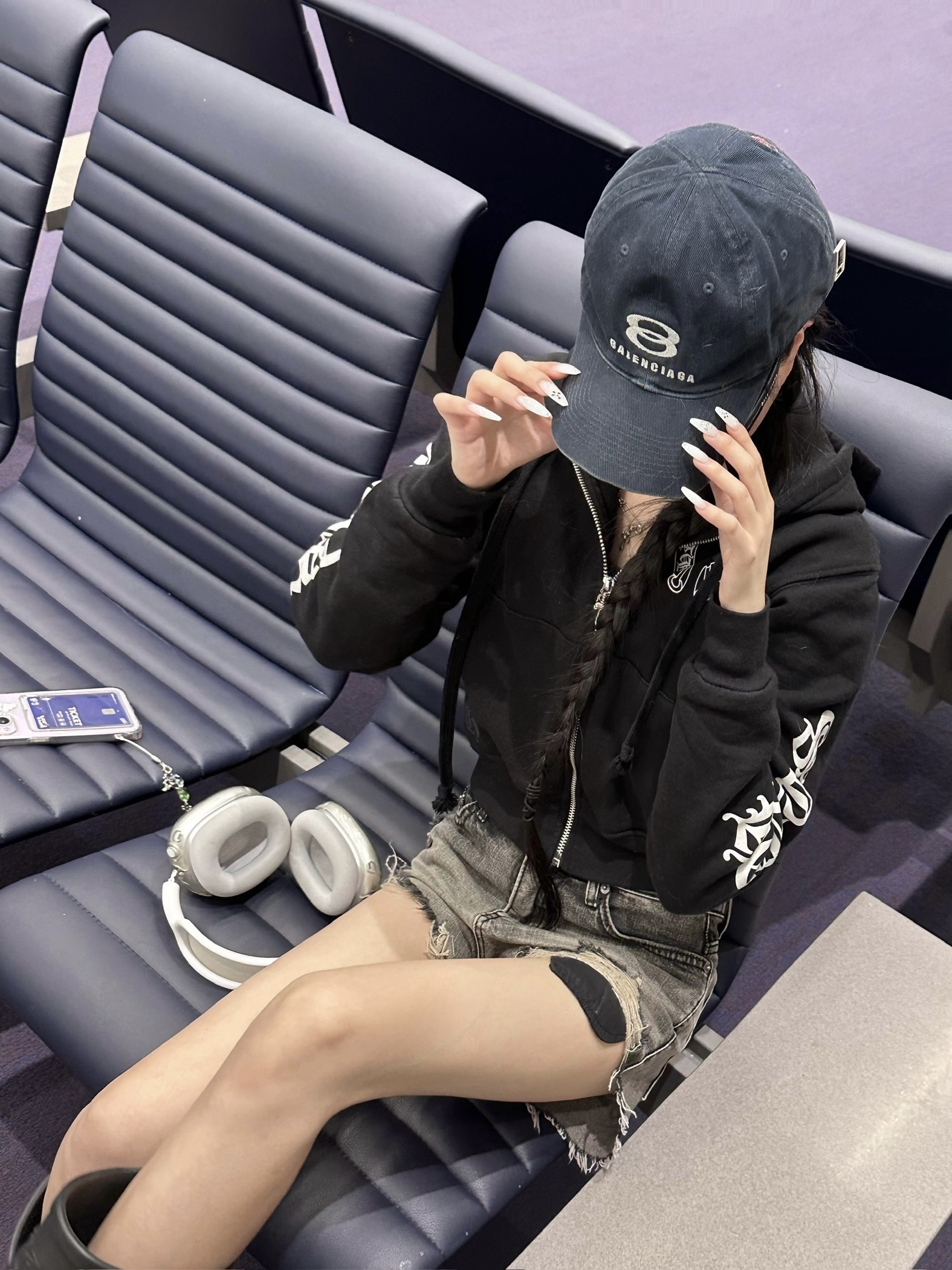 (W) Balenciaga x Crocs Rubber Boot Black, Balenciaga Swift Oval Sunglasses Black 착용 스타일 - 3