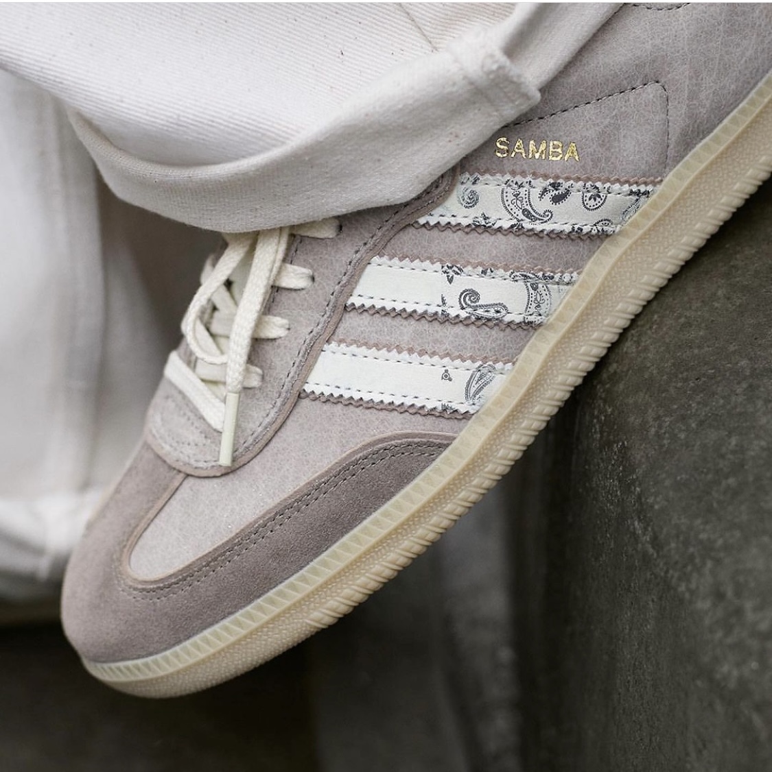 Adidas x Offspring Samba Consortium Cup Pantone Clay 착용 스타일 - 1