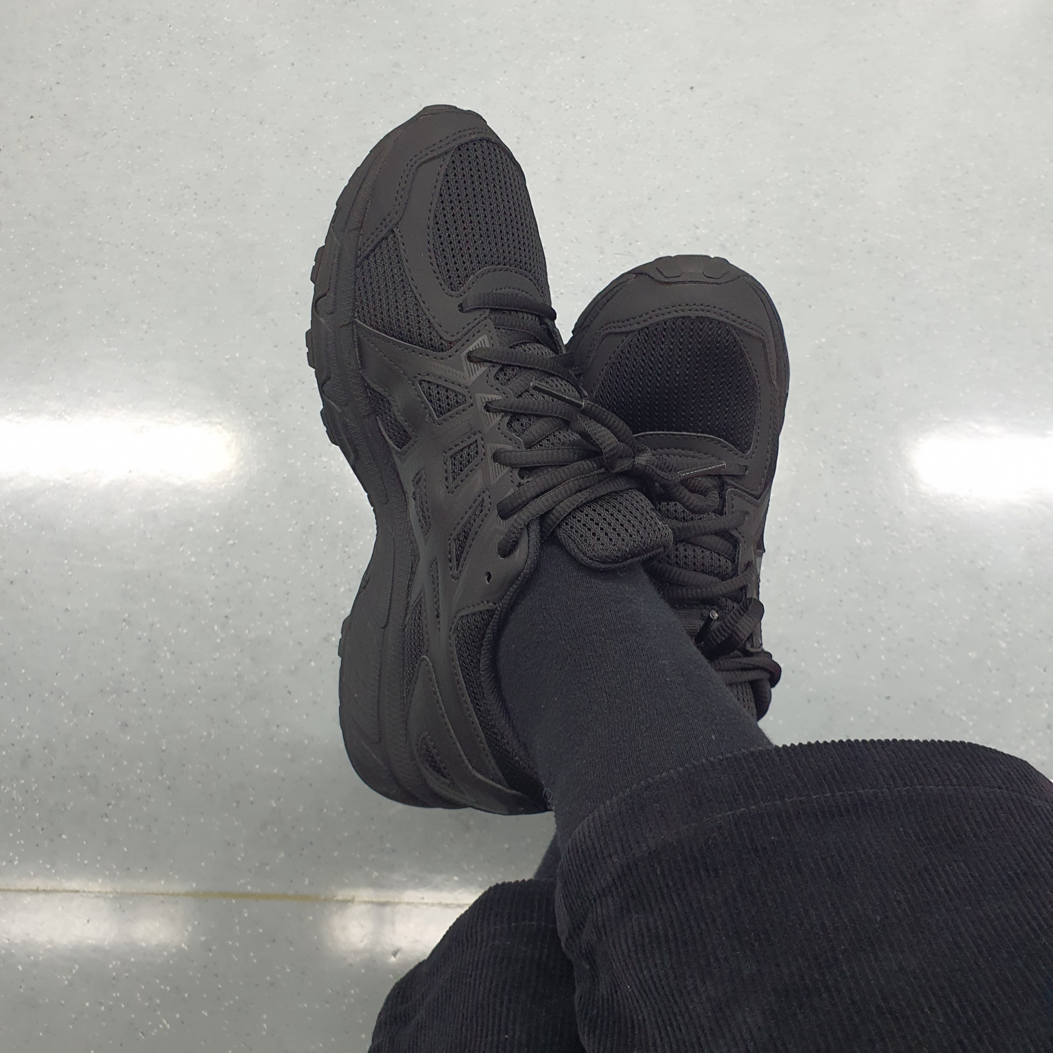 (W) Asics Jog 100 T Black - 2E Extra Wide 착용 스타일
