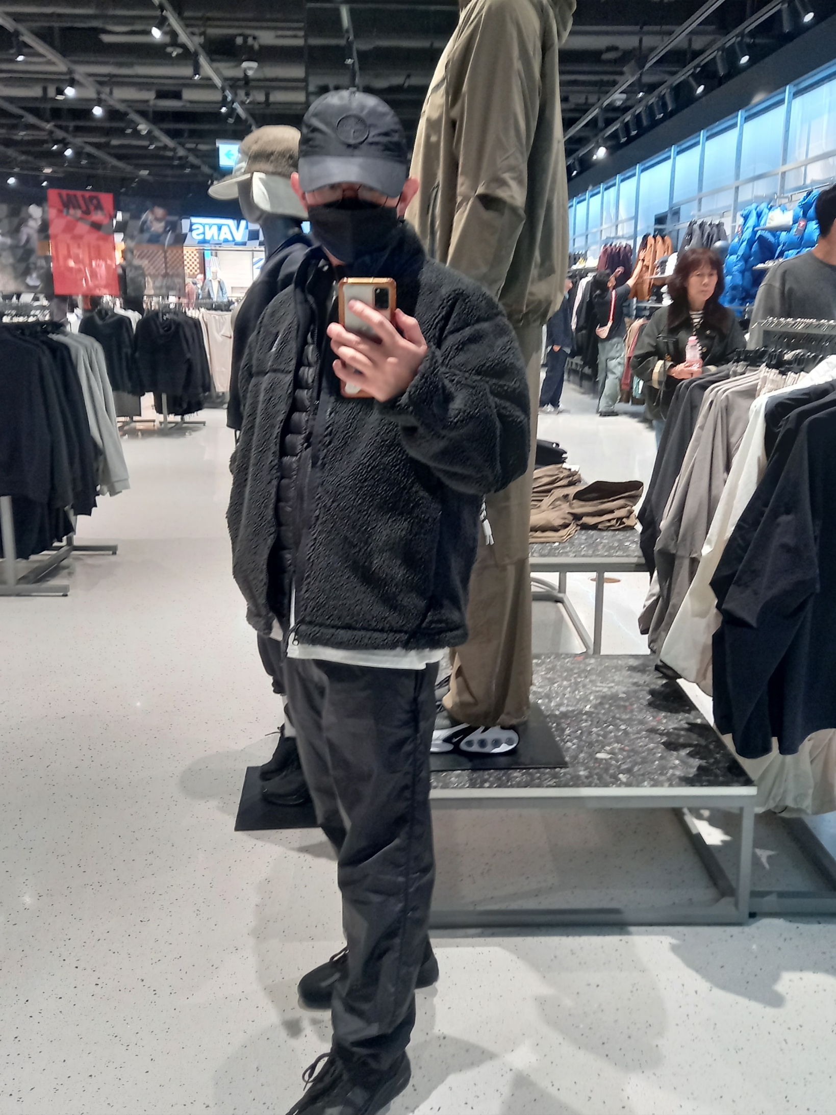 New Balance x Stone Island 991v2 Made in UK Black, Stone Island G0224 Packable Loom Woven Chambers R-Nylon Down TC Vest Black - 23SS 착용 스타일 - 2