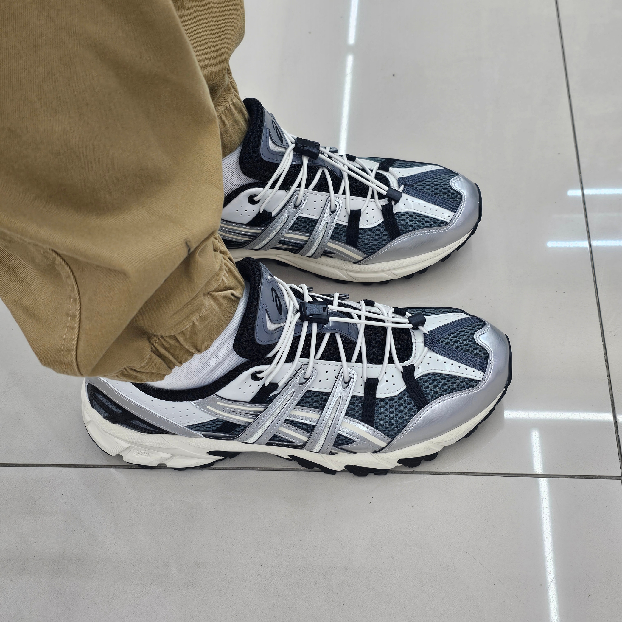 Asics Unlimited Gel-Sonoma 15-50 Steel Grey Pure Silver 착용 스타일 - 2
