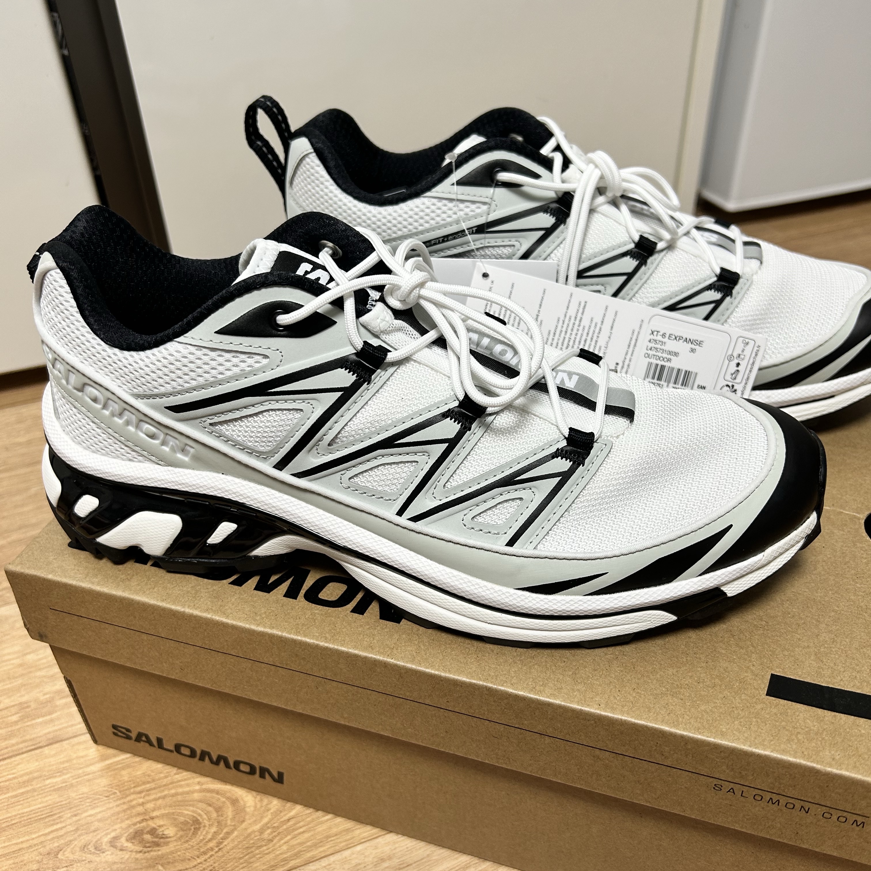 Salomon XT-6 Expanse White Metal Black 착용 스타일 - 3