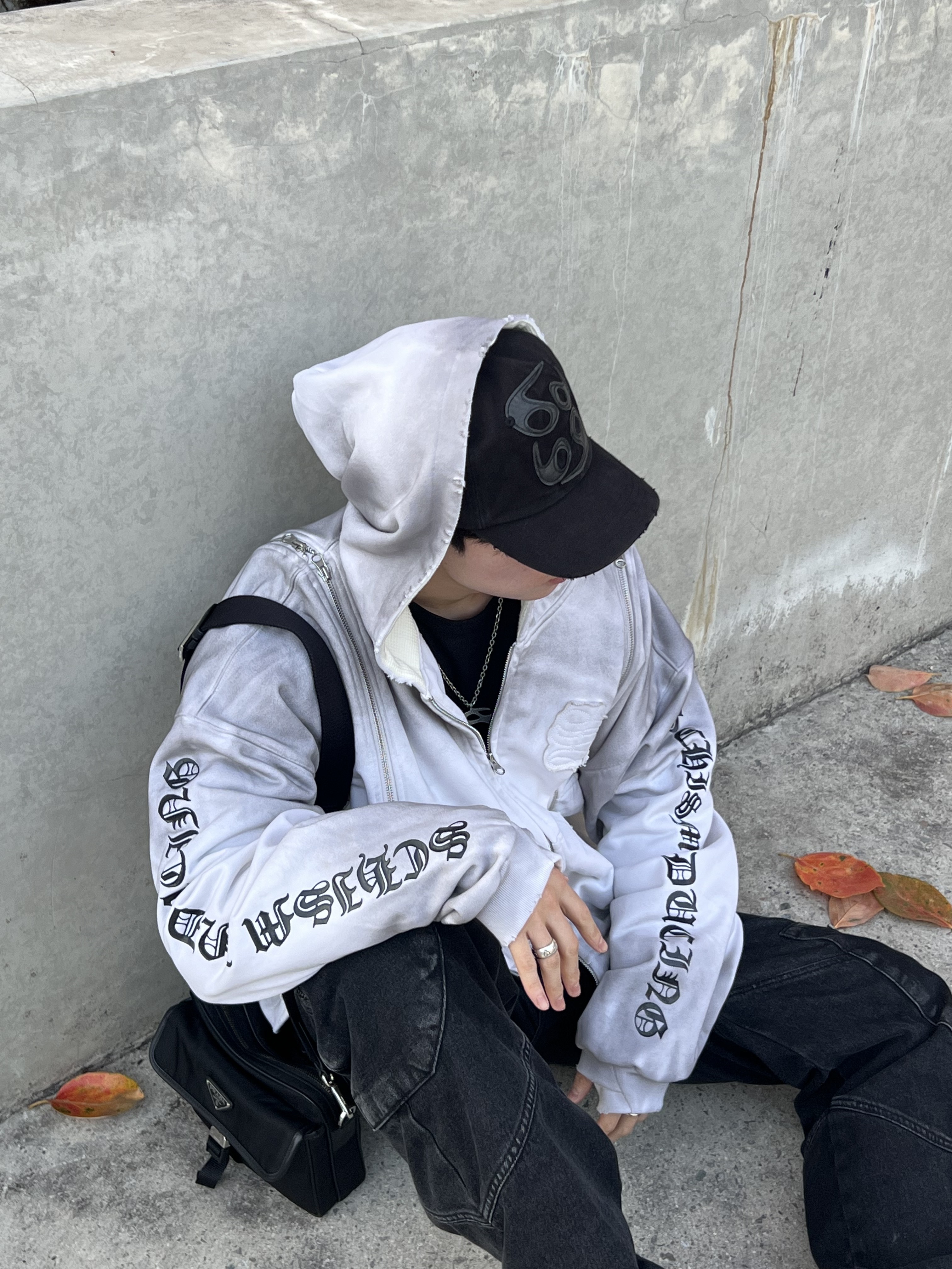 Prada Re-Nylon and Saffiano Leather Smartphone Case Black ์ฐฉ์ฉ ์คํ์ผ - 3