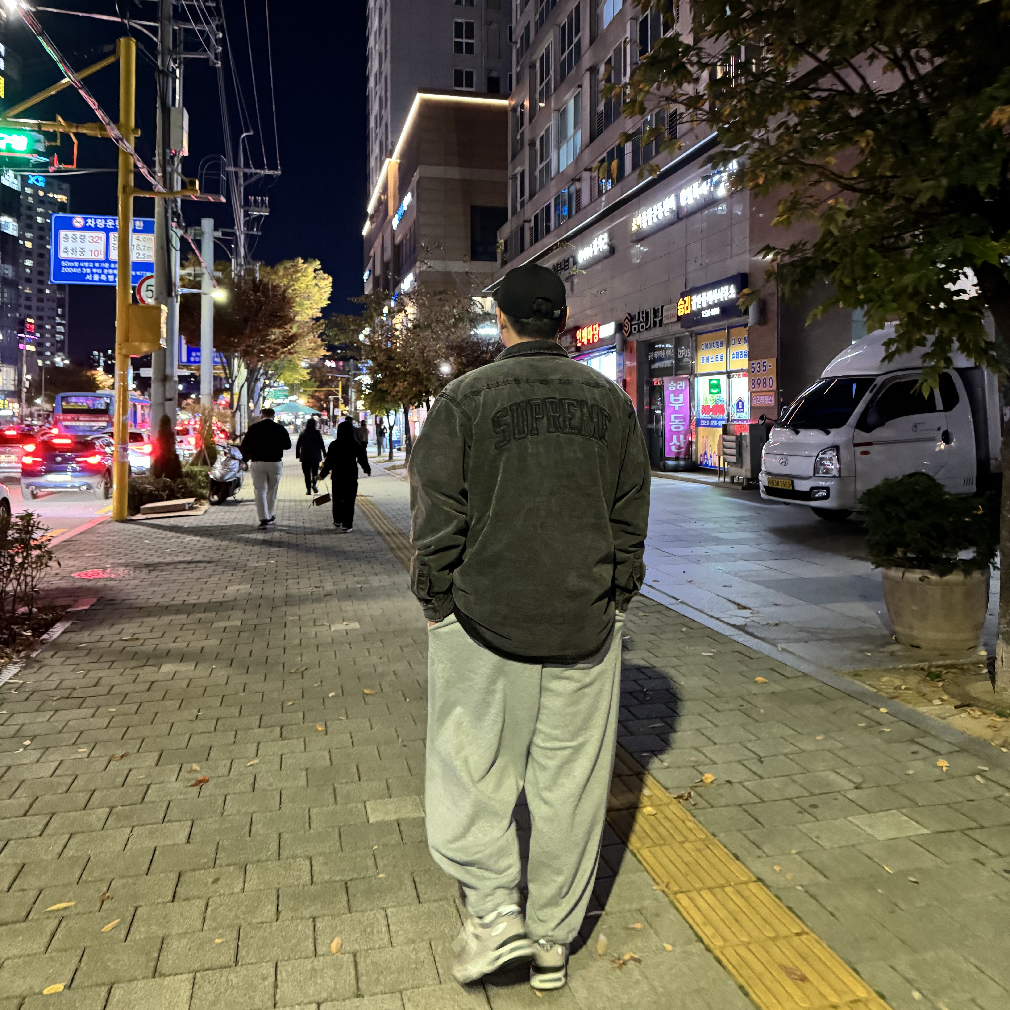 Supreme Faux Shearling Lined Work Shirt Black Denim - 24FW 착용 스타일 - 3