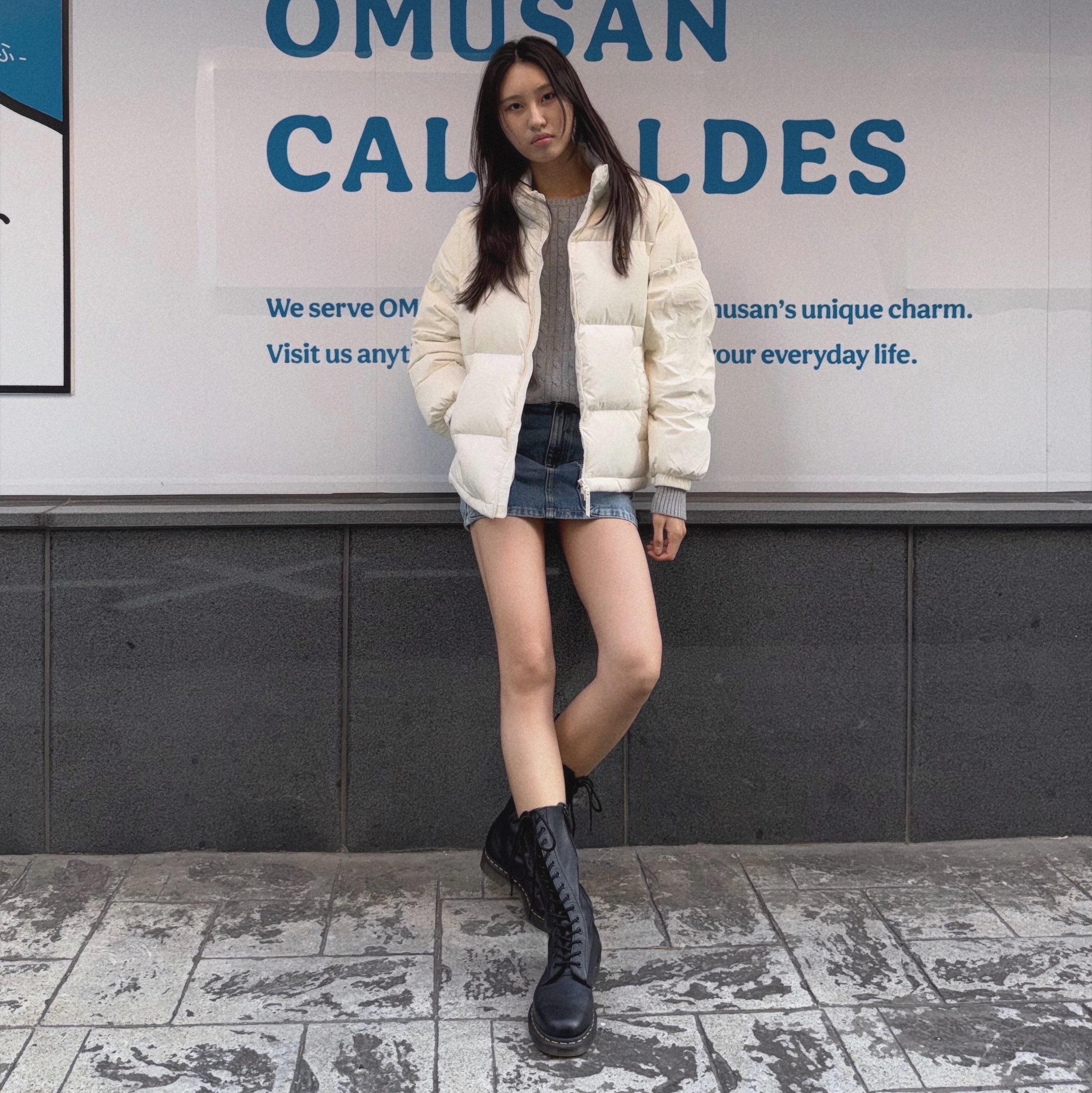 (W) Dr. Martens Audrick 20 Eye Leather Knee High Platform Boots Black, (W) Discovery Expedition Pictor U Goose Down Lightweight Padding Ivory 착용 스타일 - 1