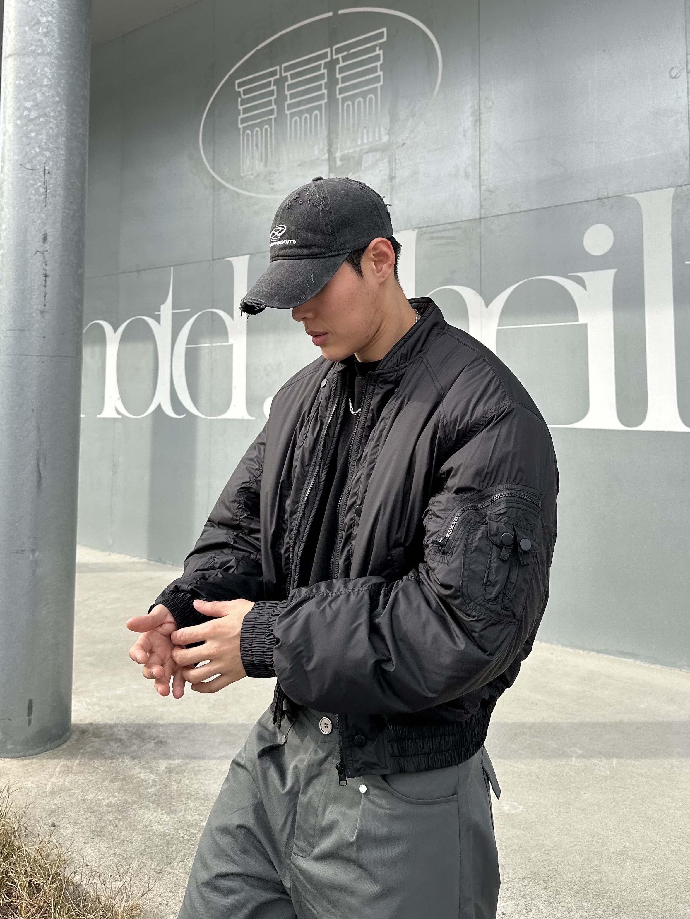 On Running Cloudmonster All Black 착용 스타일 - 7