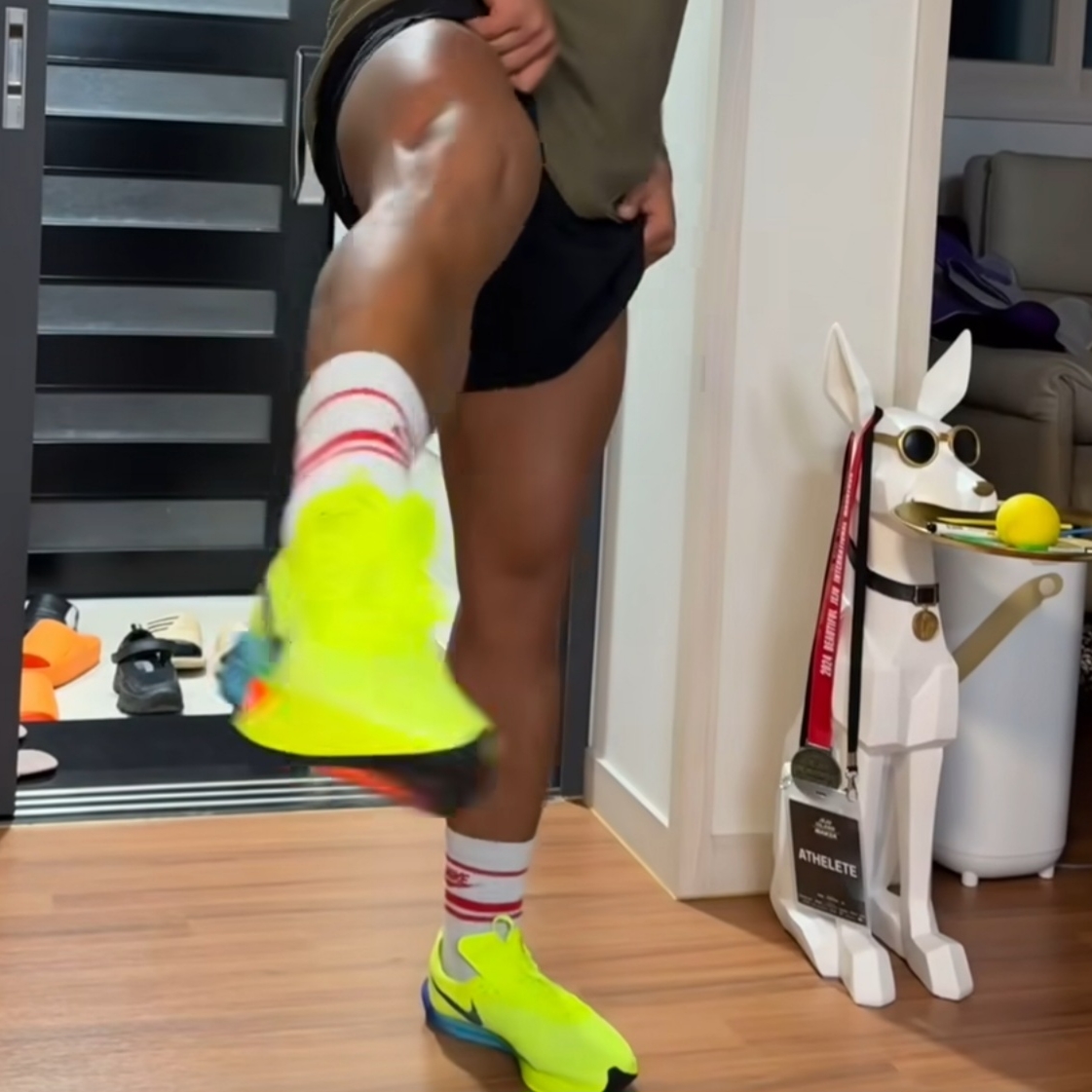 Nike ZoomX Vaporfly Next% 3 Volt Scream Green 착용 스타일