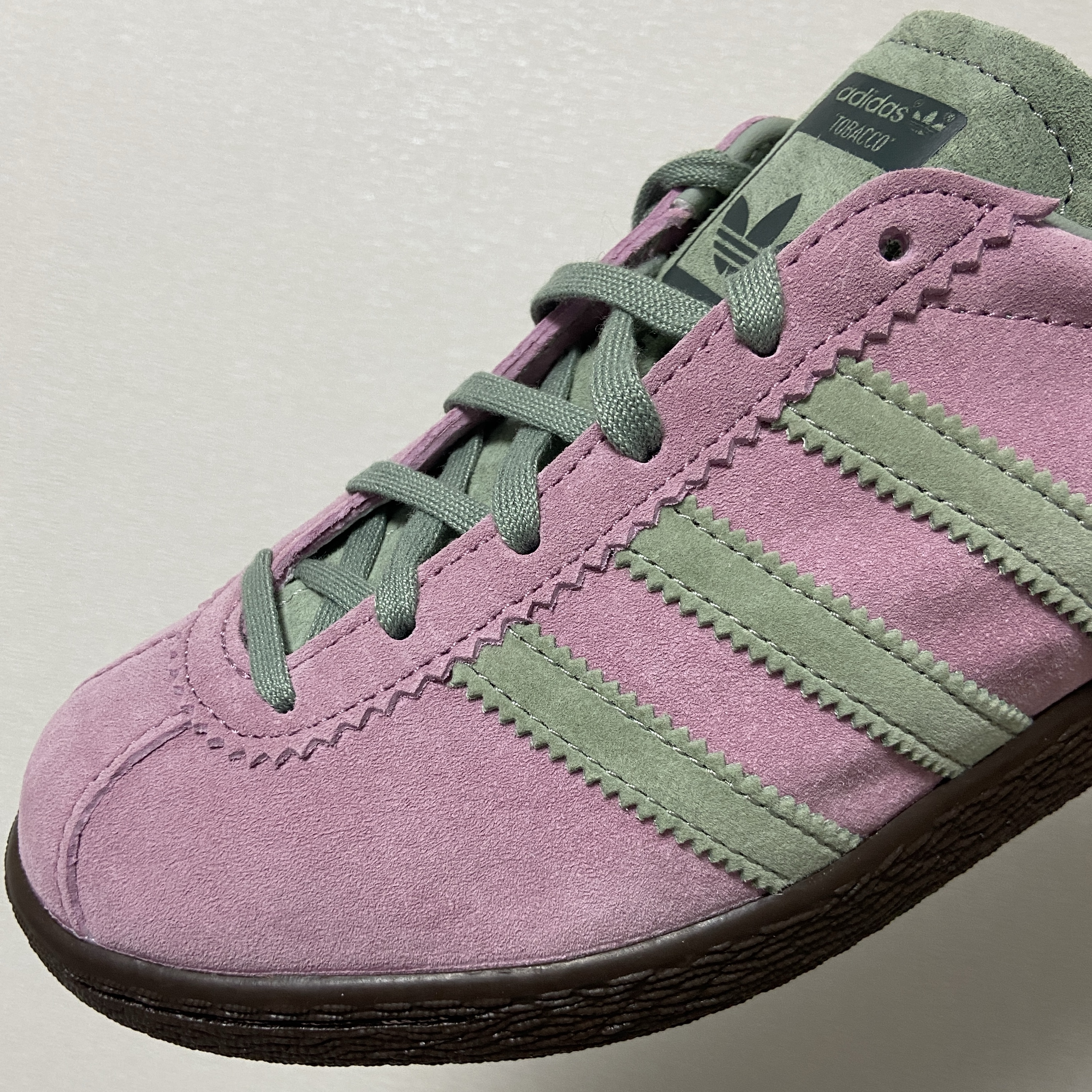 Adidas Tobacco Wonder Orchid Silver Green 착용 스타일 - 3