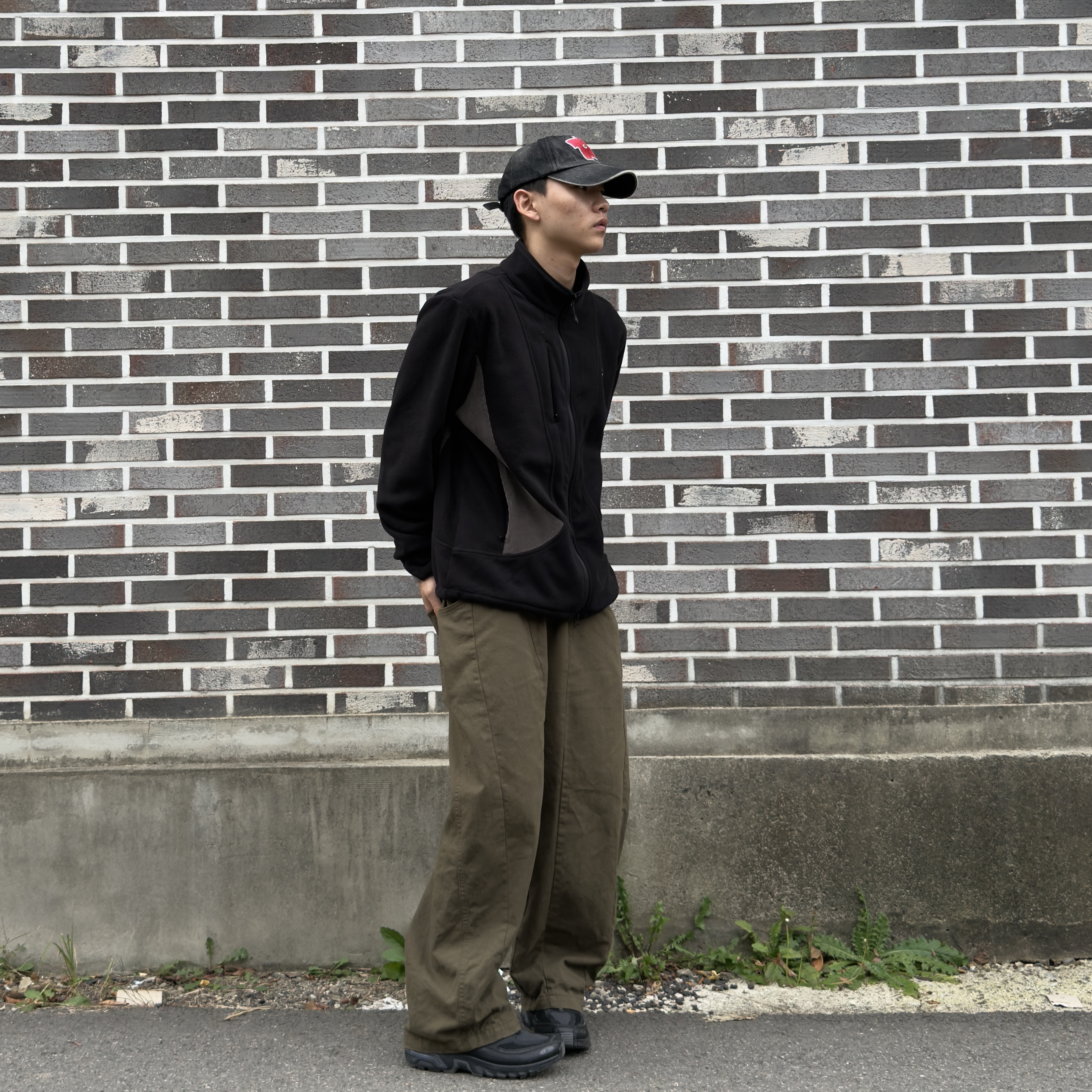Sansan Gear Fleece Jacket Black, Salomon ACS Pro Black 착용 스타일 - 1