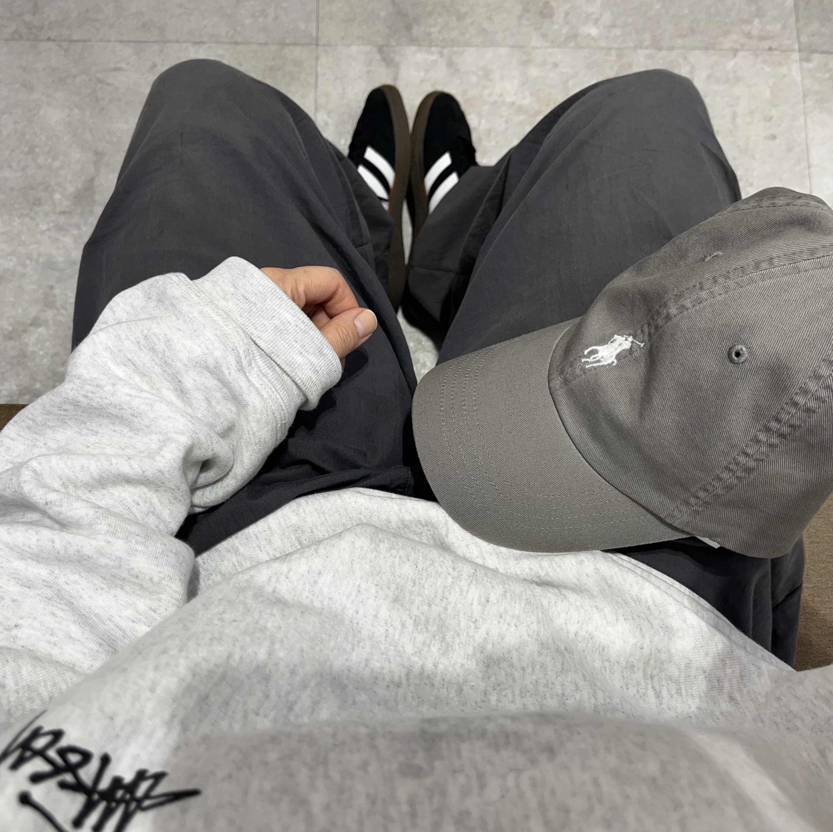 Adidas Spezial Handball Core Black, Stussy Basic Stussy Crew Ash Heather 착용 스타일